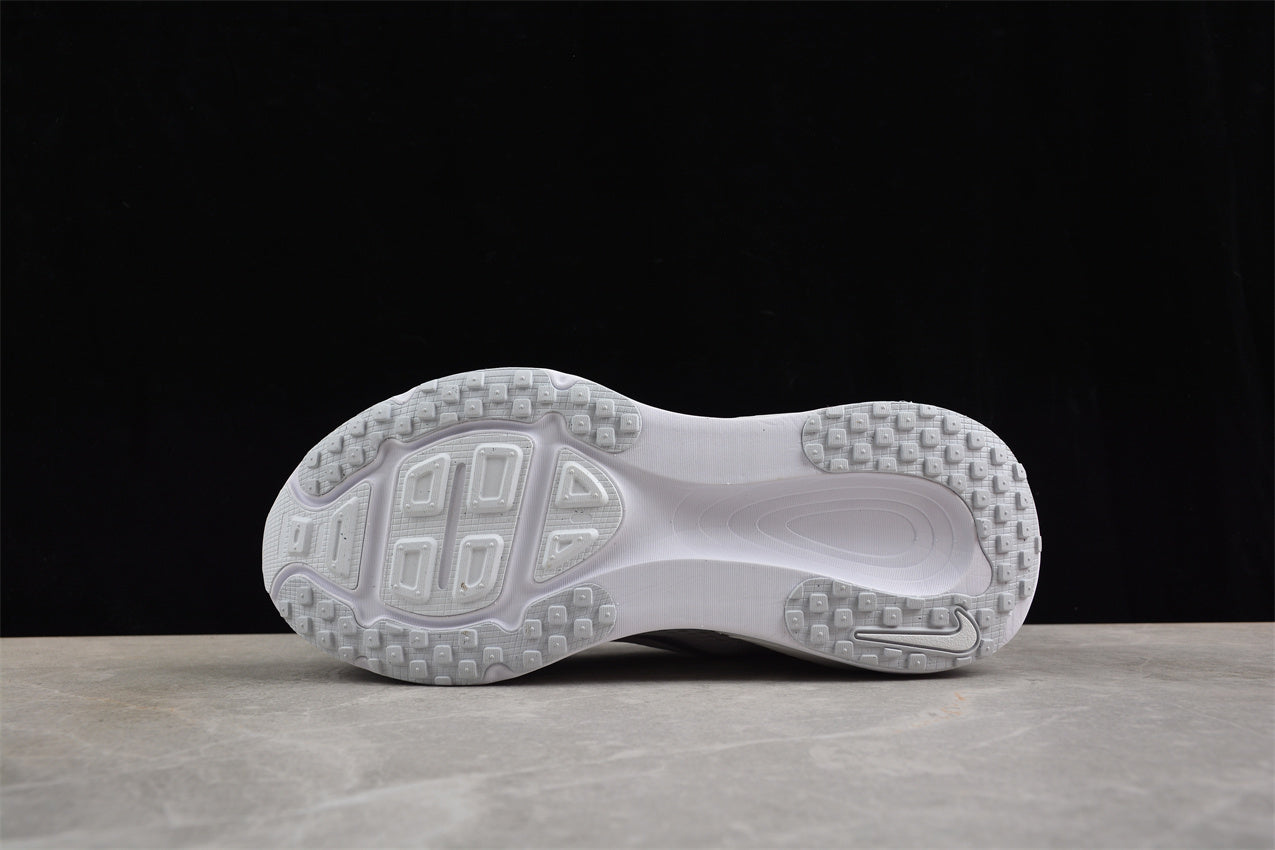 Nike Air Zoom Vomero18 - Image 3