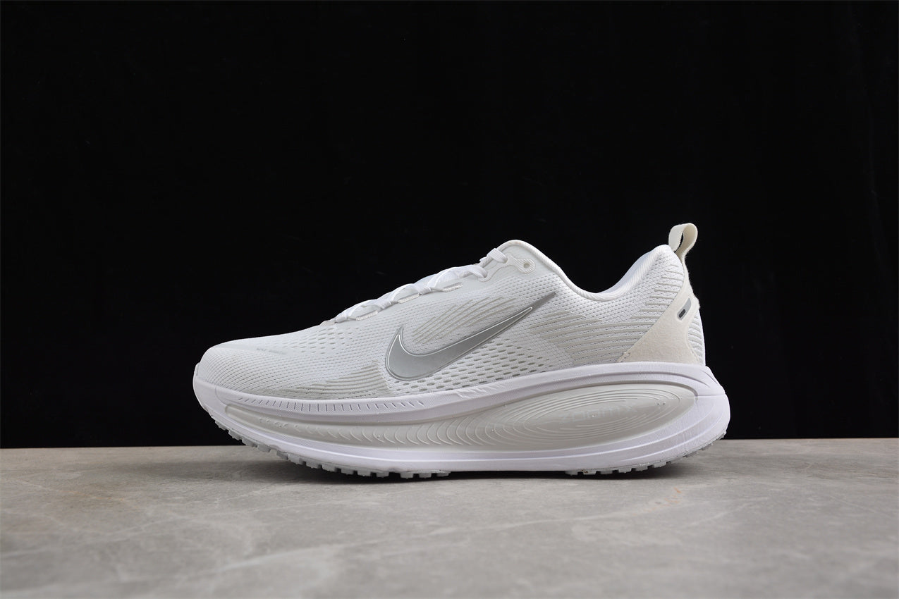 Nike Air Zoom Vomero18 - Image 5