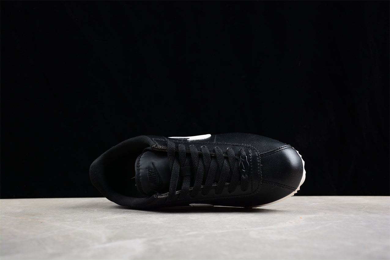 Nike Classic Cortez - Image 5