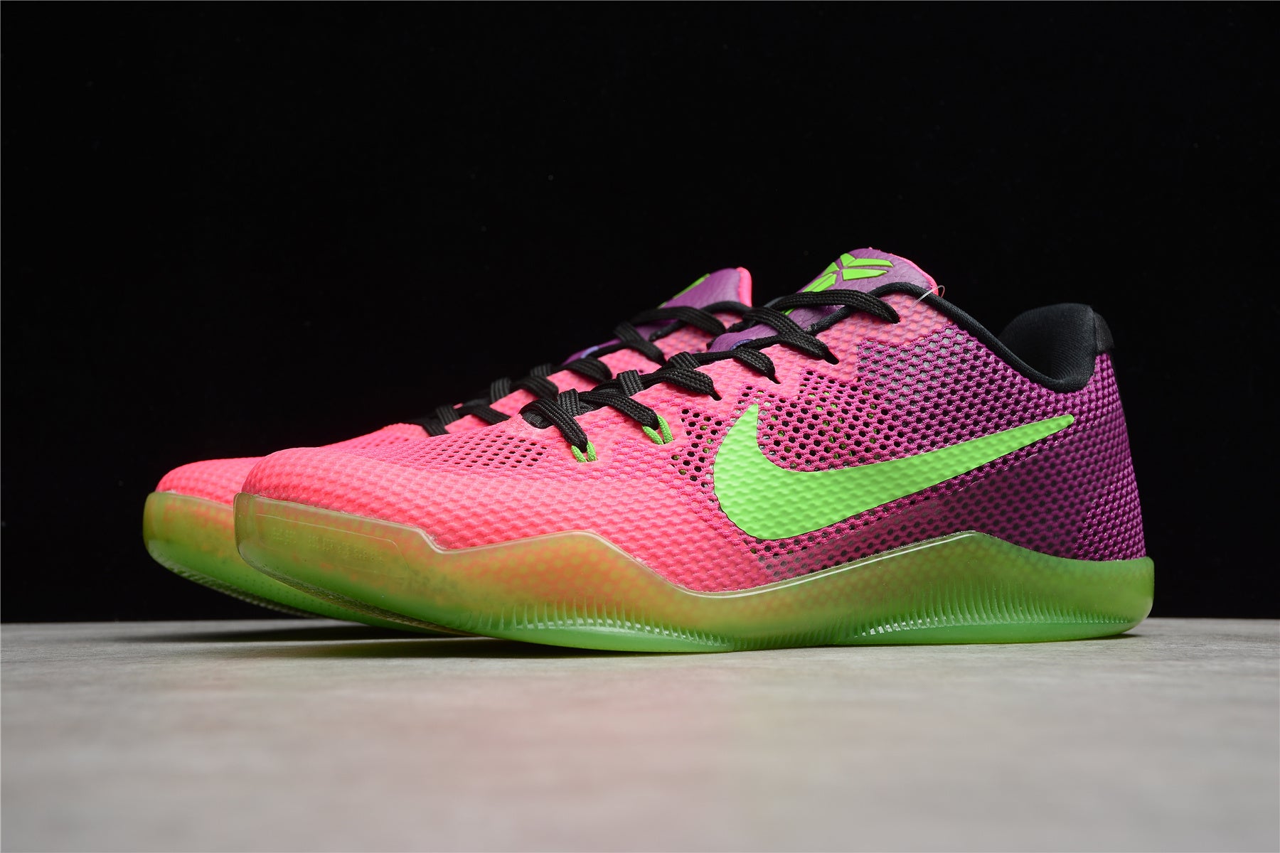 Nike Kobe 11 EM Low Mambacurial - Image 2
