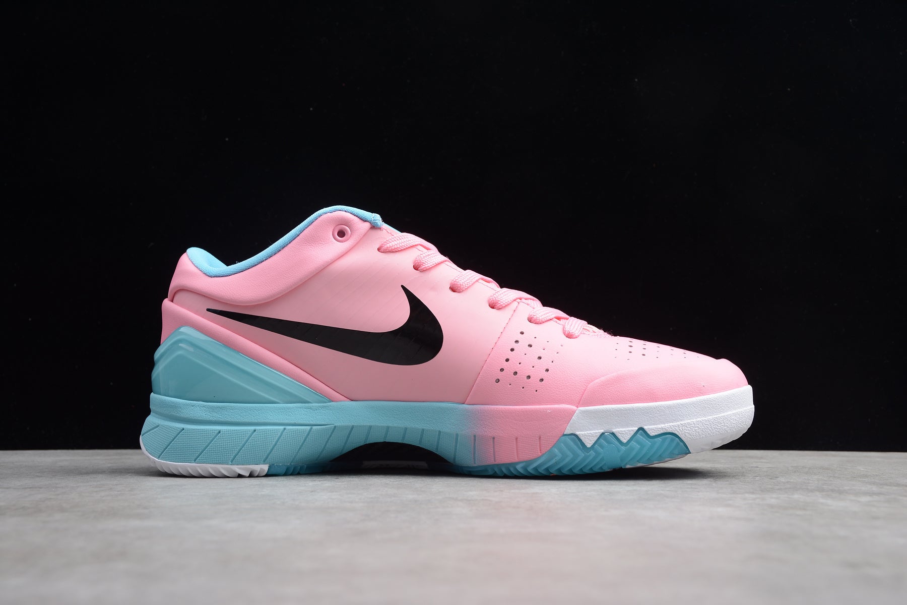 Nike Kobe 4 Protro “Pink Deception”