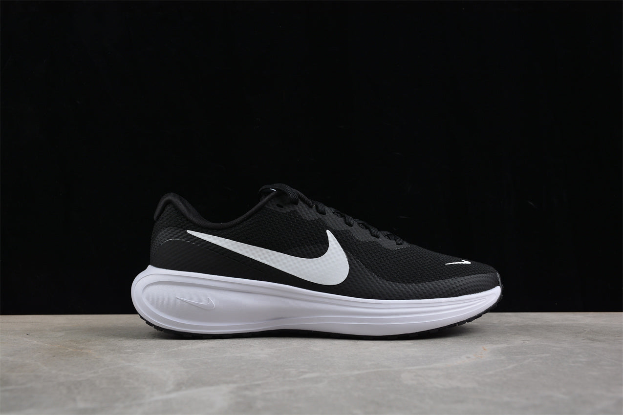 Nike Revolution 8