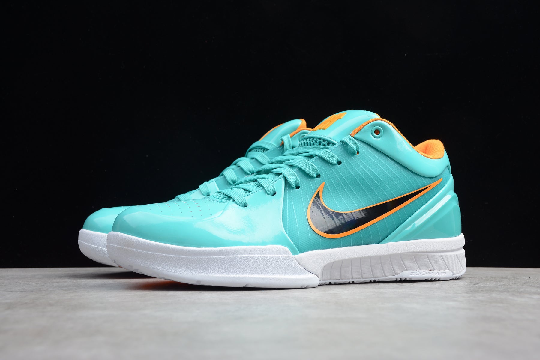 Nike Zoom Kobe 4 Protro UNDEFEATED - Image 3