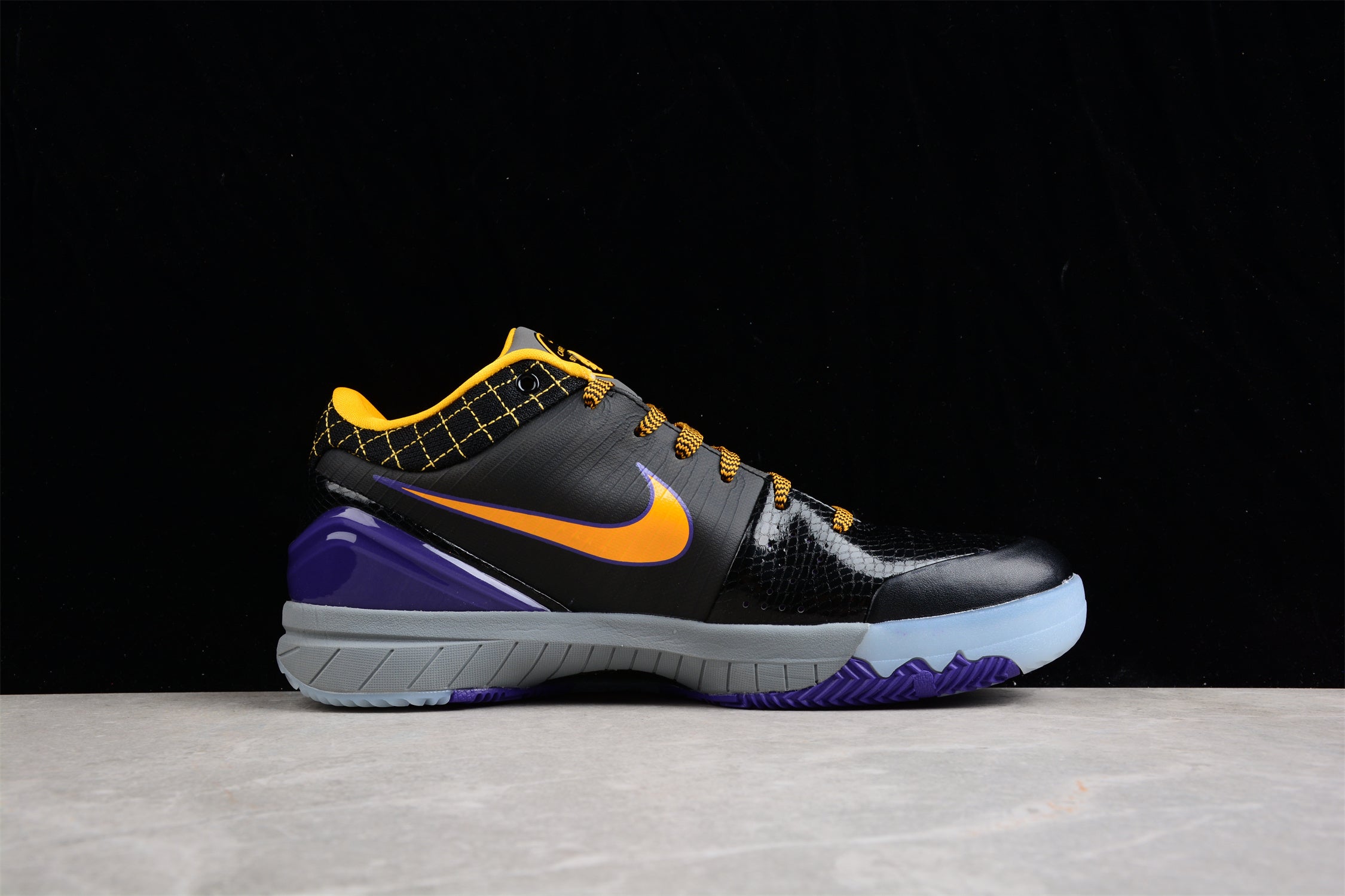 Nike Zoom Kobe 4 Protro