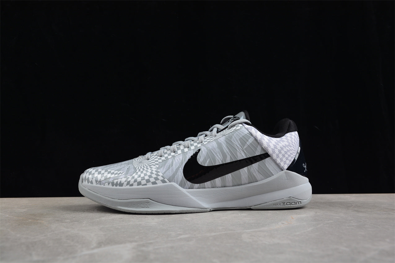 Nike Zoom Kobe 5 "Zebra" - Image 4