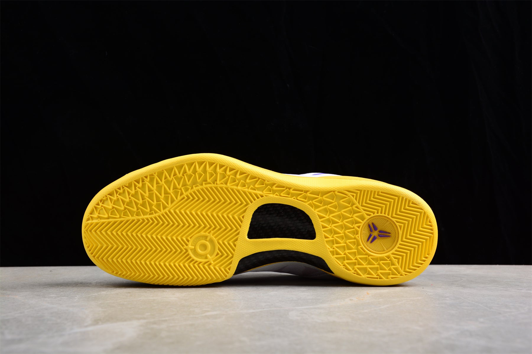 Nike Zoom Kobe 8 - Image 4