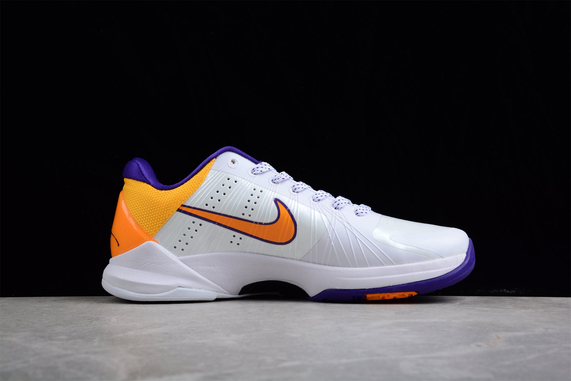 Nike Zoom Kobe V Protro - Image 2