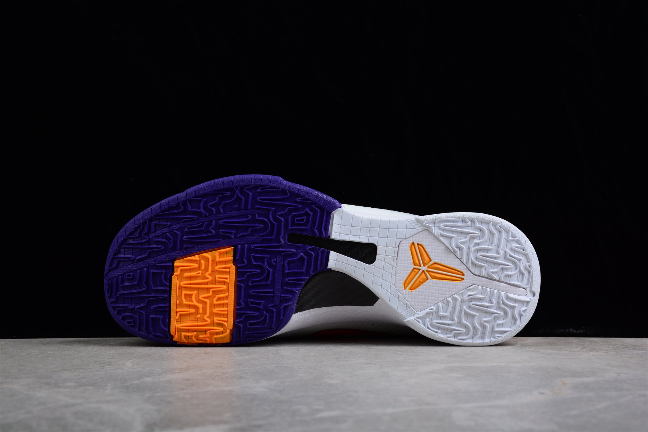 Nike Zoom Kobe V Protro - Image 4