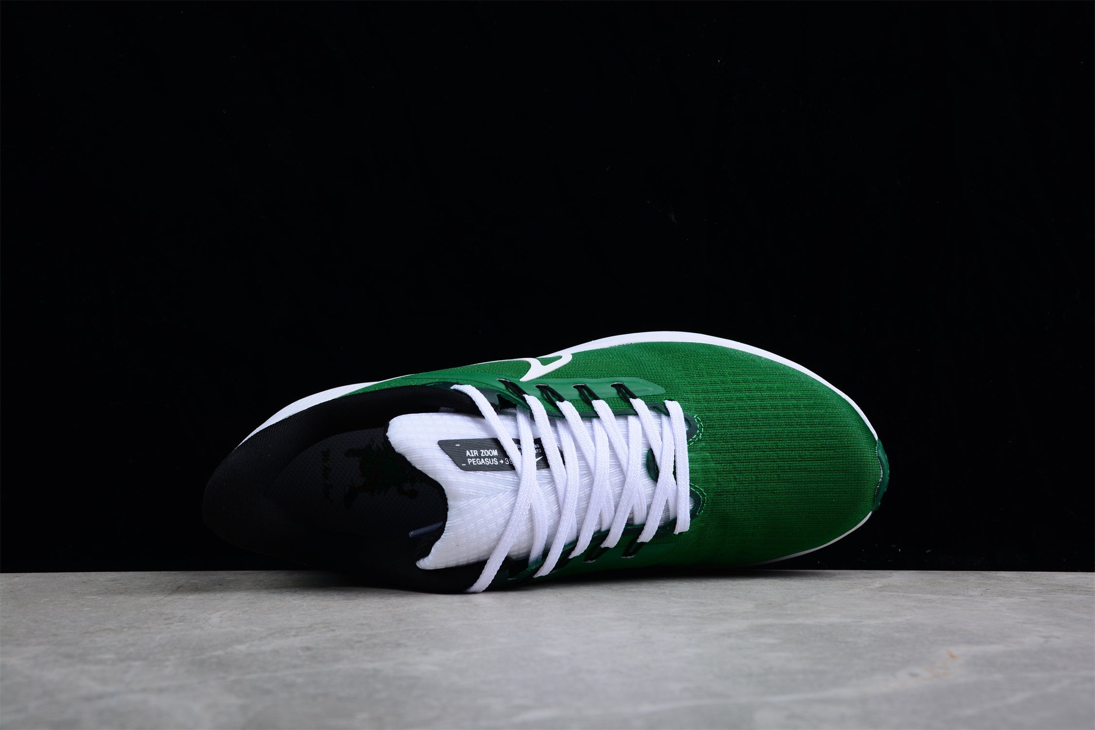 Nike Zoom Pegasus 39 'Oregon Track Club' - Image 3