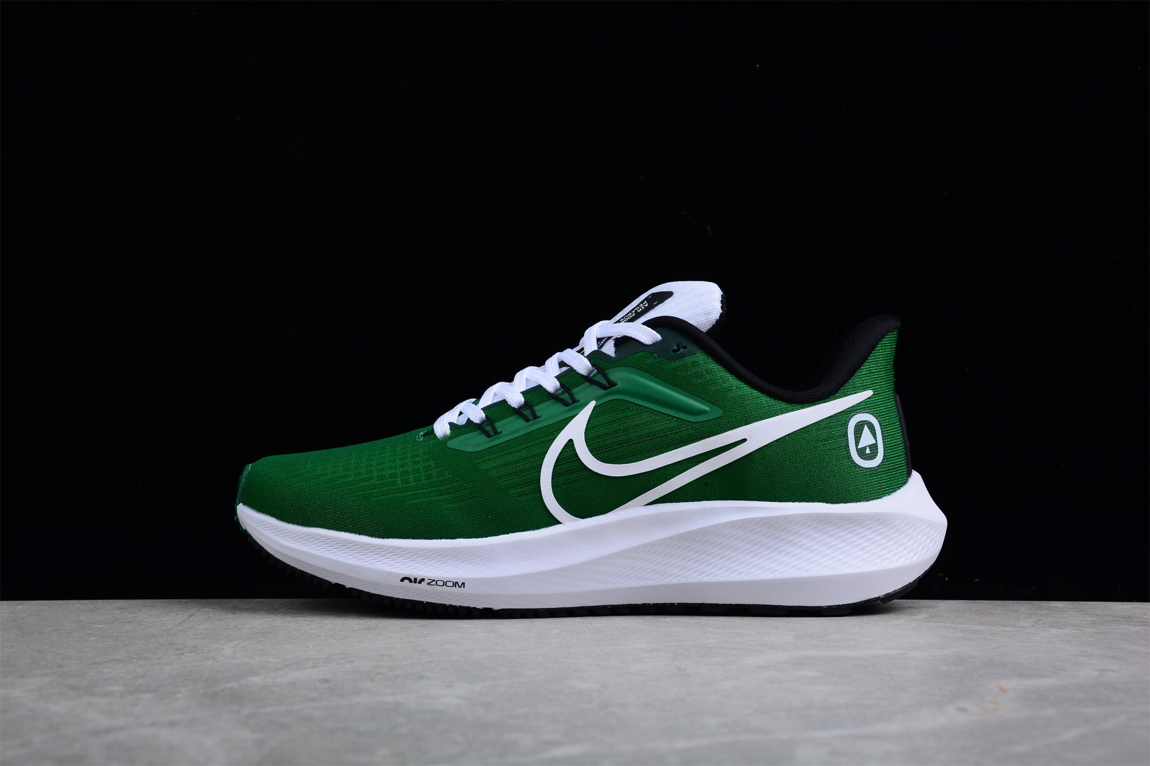 Nike Zoom Pegasus 39 'Oregon Track Club' - Image 2