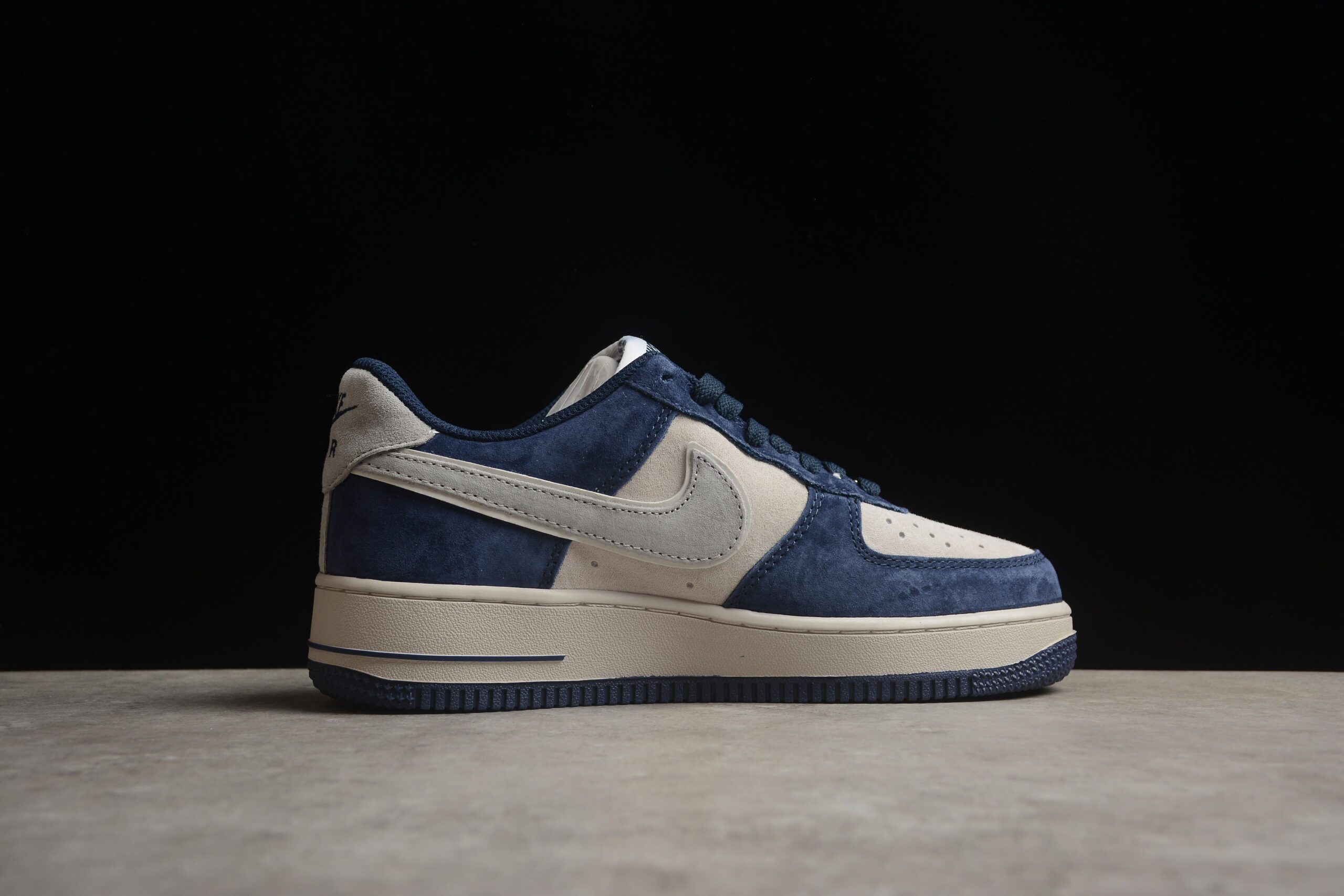 Nk Air Force 1'07 Low AV0383-228