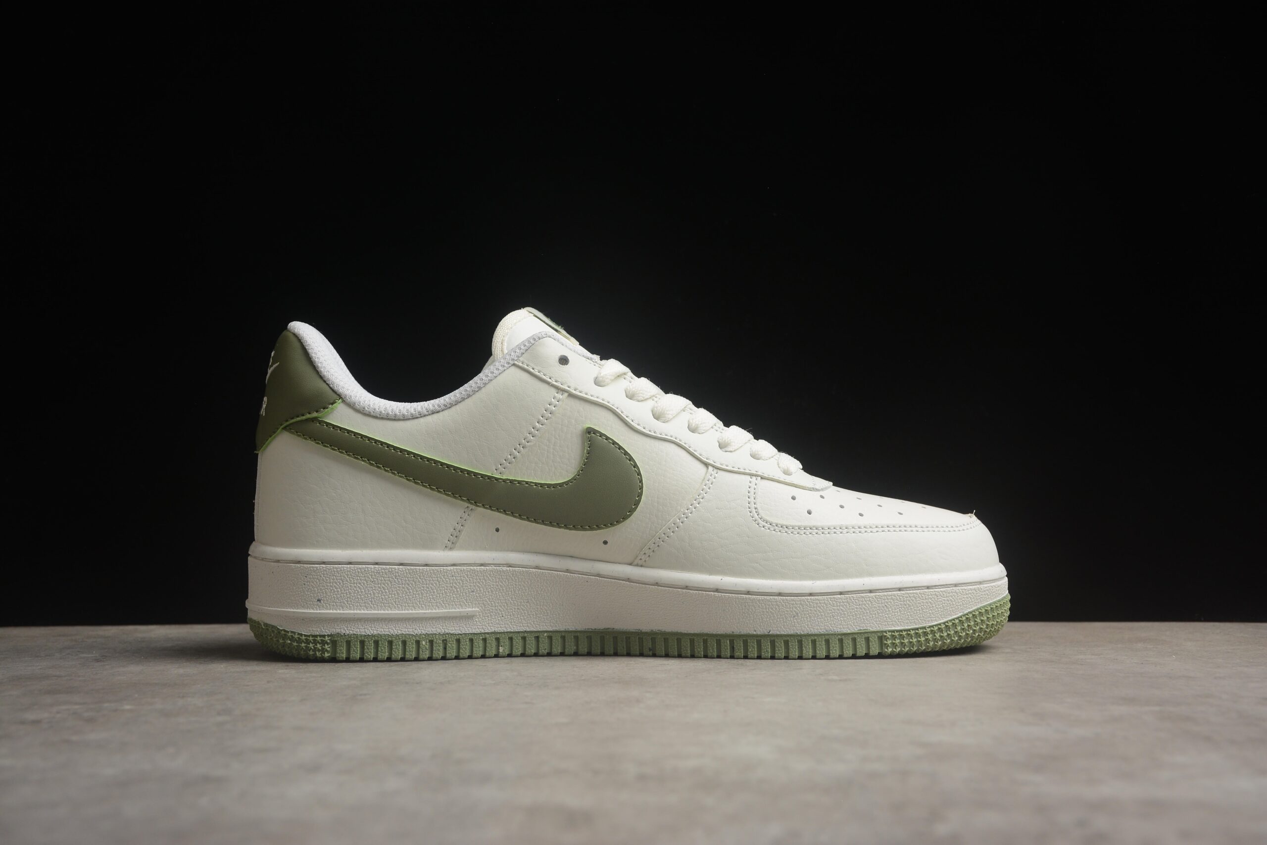 Nk Air Force 1'07 Low DV3808-106