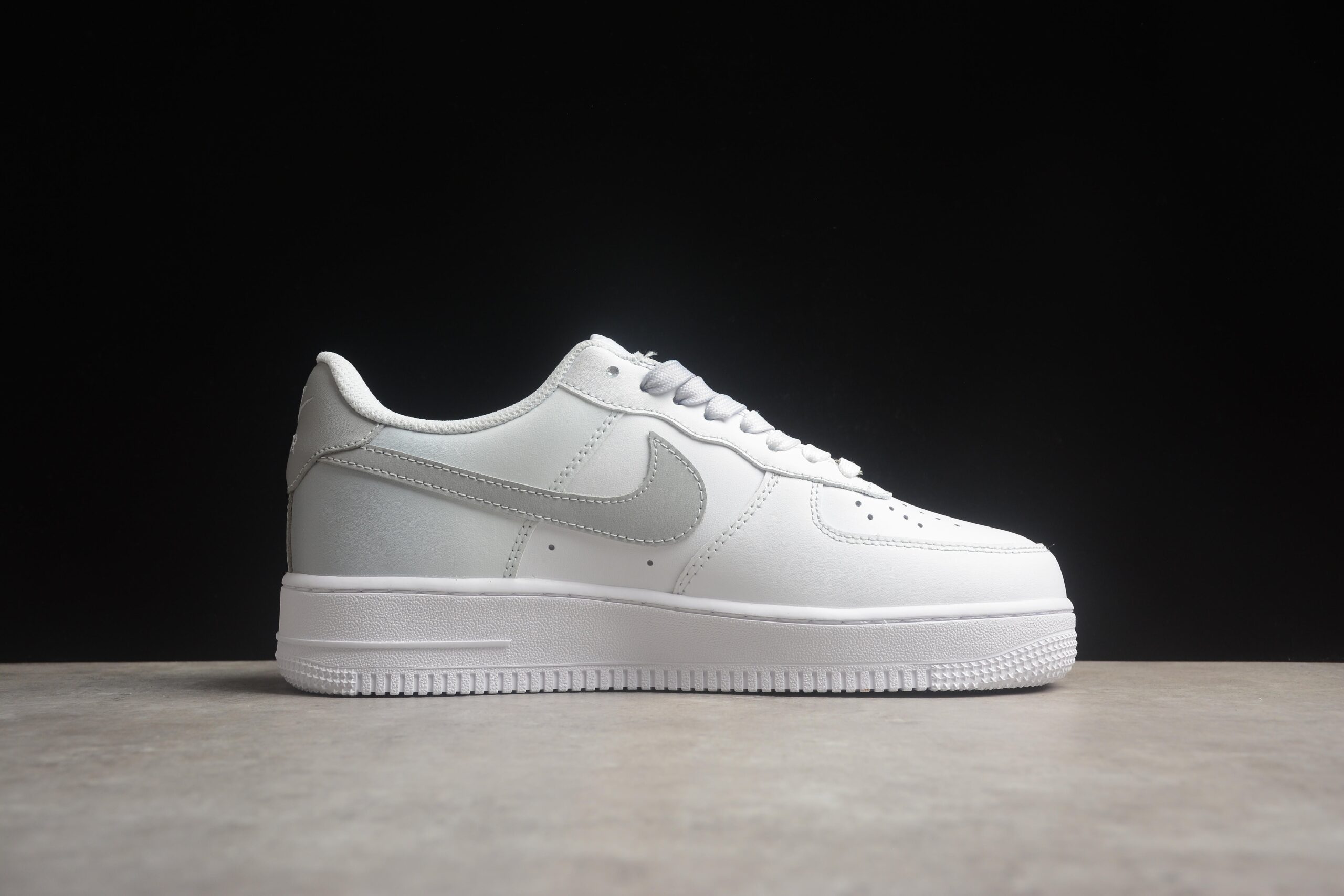 Nk Air Force 1'07 Low FN0366-102