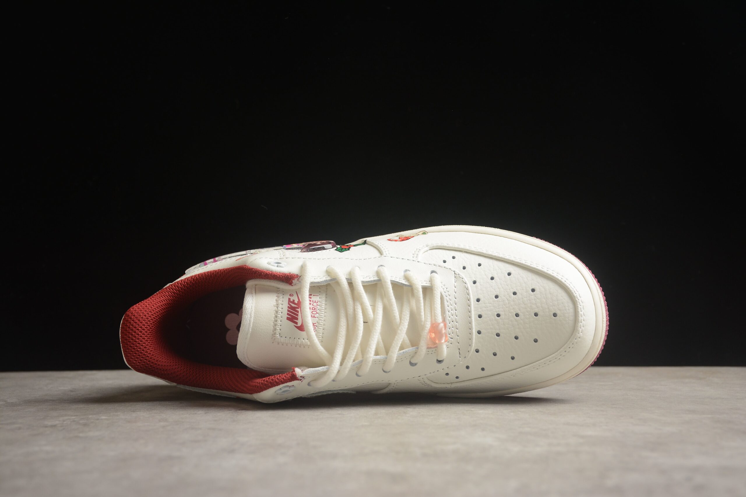 Nk Air Force 1'07 Low "Grandma Christmas" FZ5068-616 - Image 5