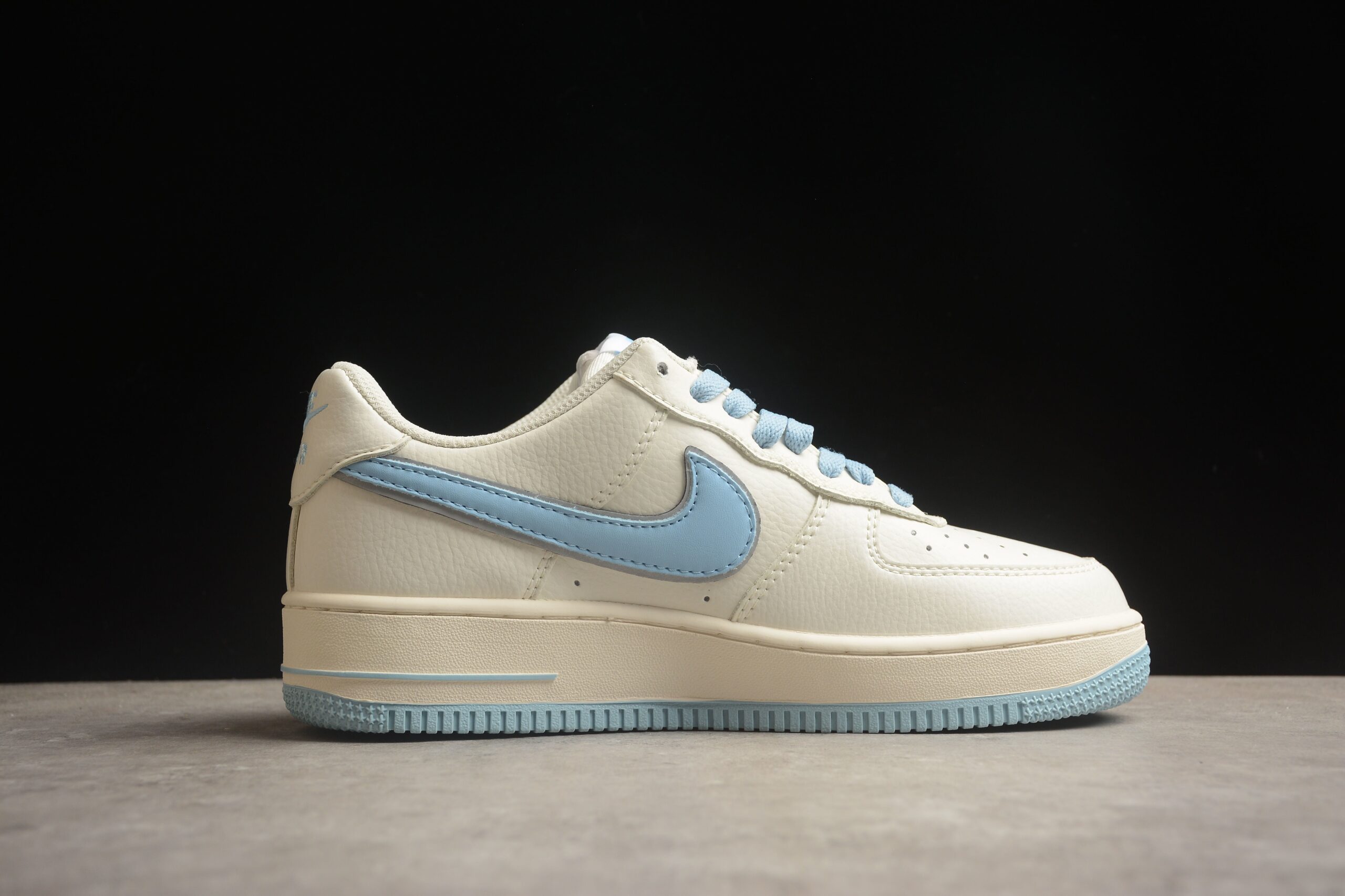 Nk Air Force 1'07 Low "Hoops" HP2369-006