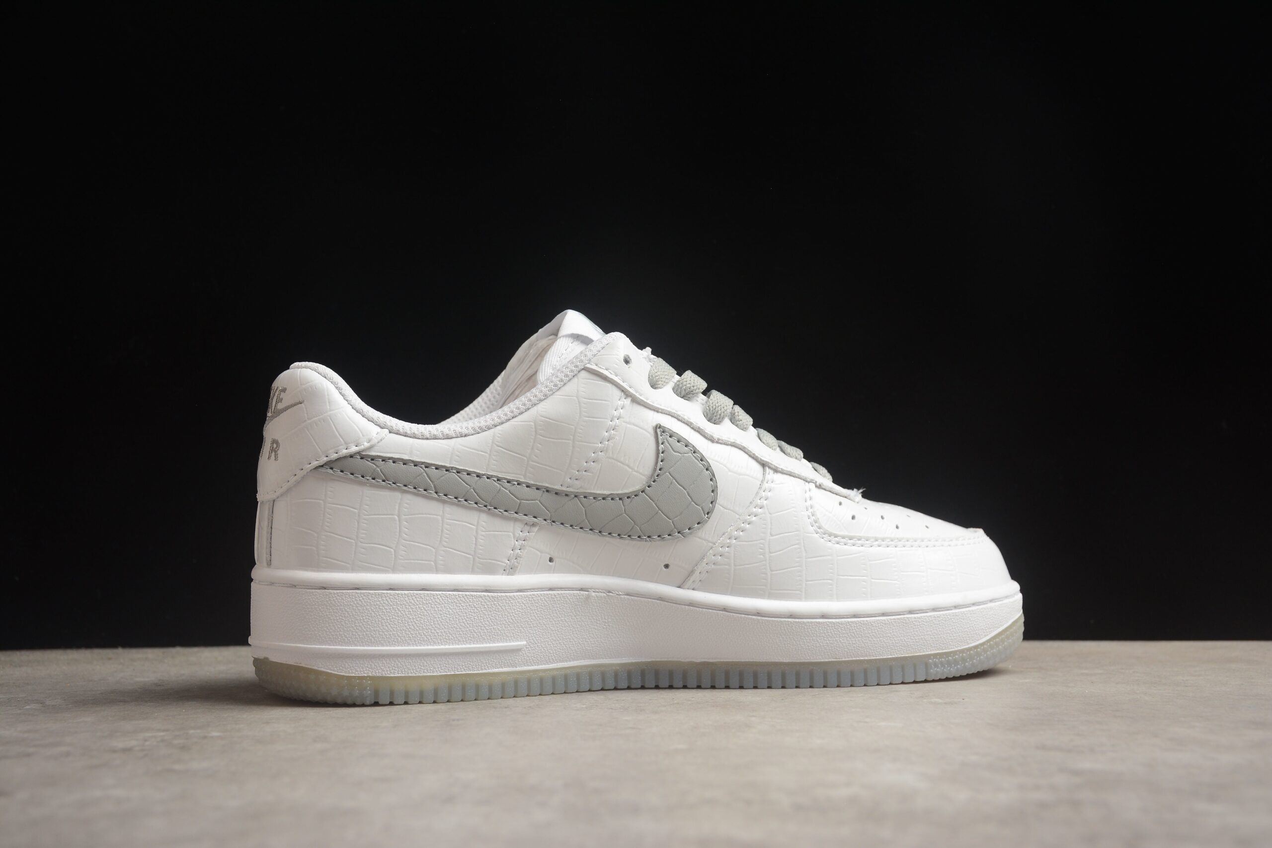 Nk Air Force 1'07 Low "Ladainian Tomlinson" DD0614-333