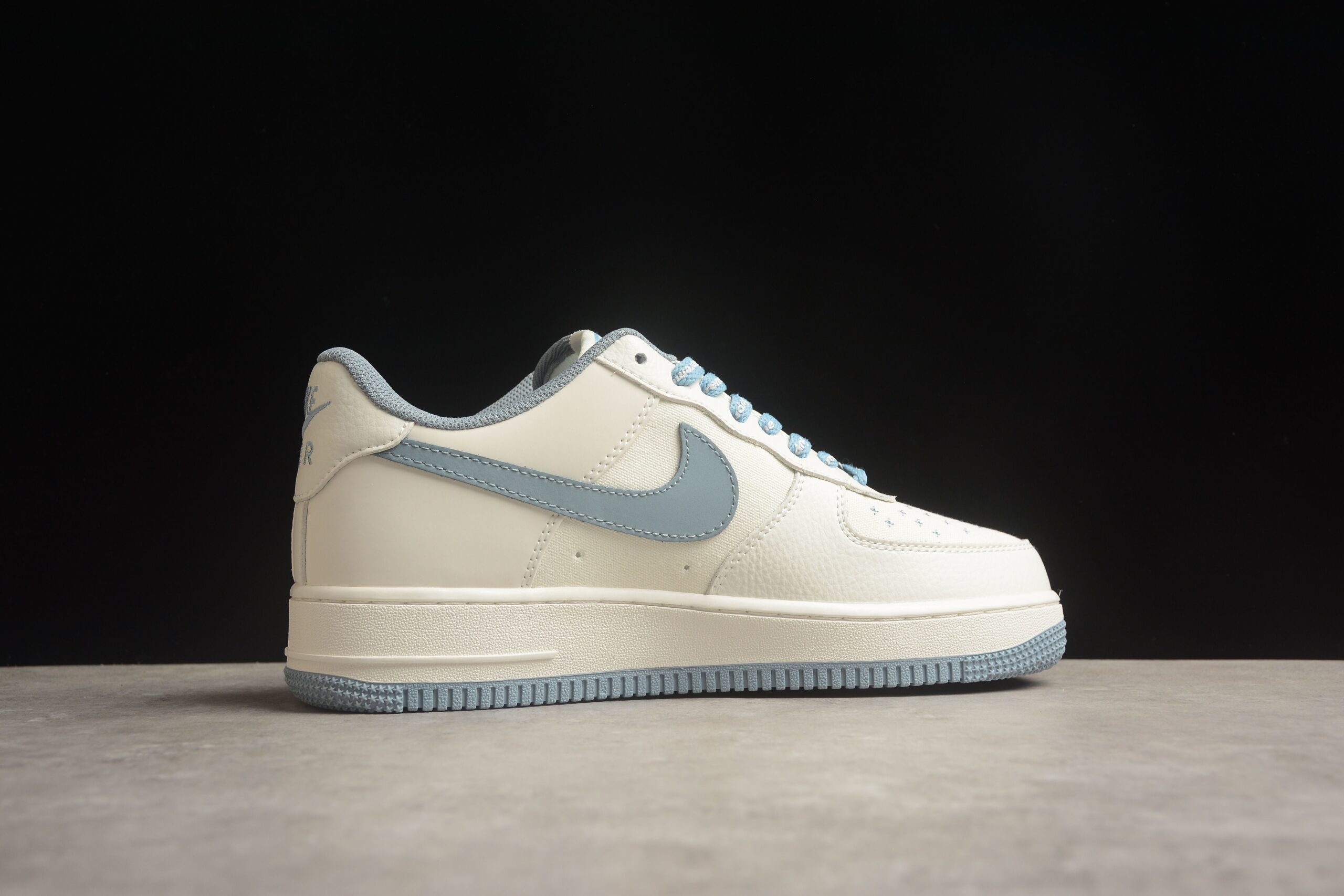 Nk Air Force 1'07 Low PF9055-757