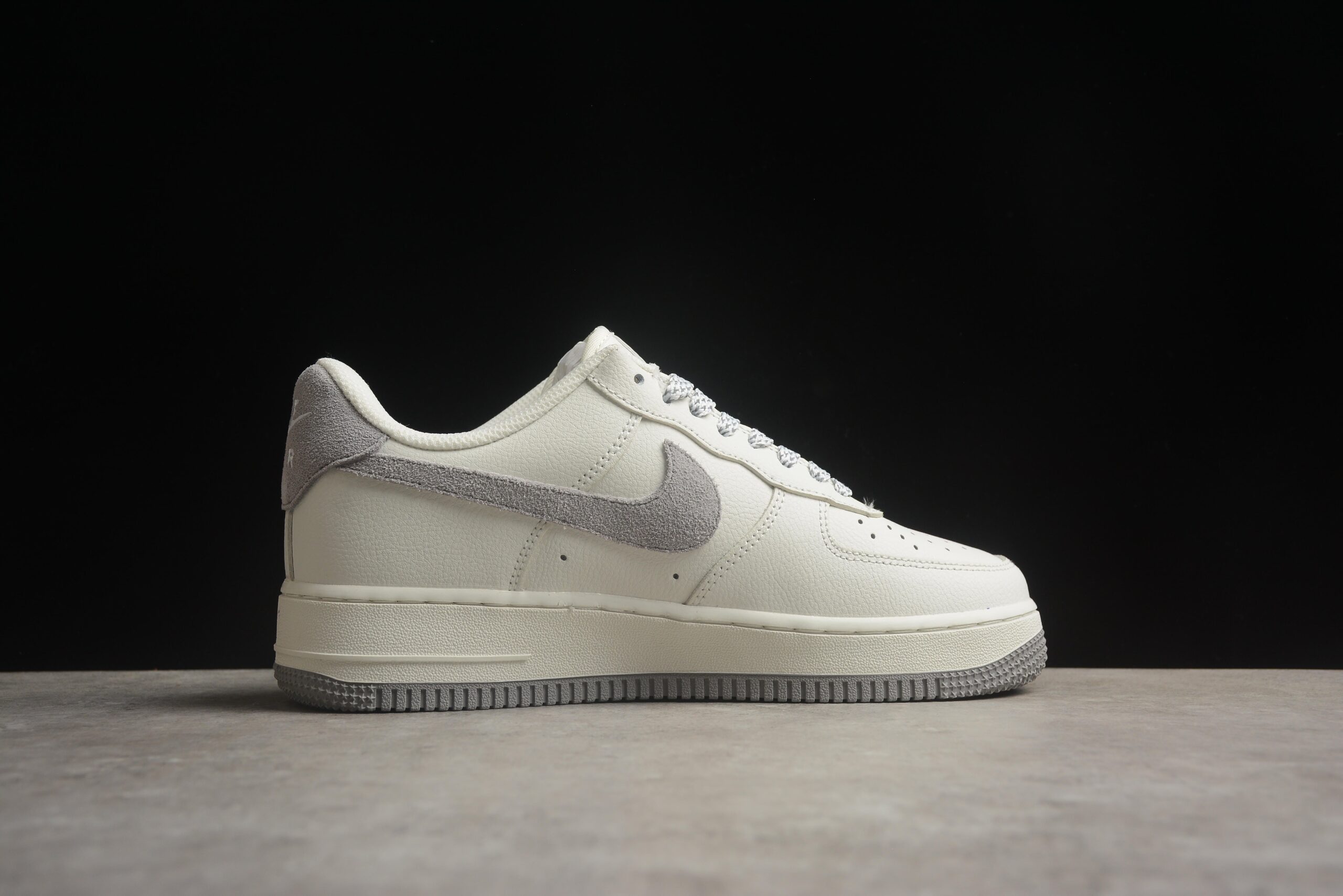 Nk Air Force 1'07 Low "Palace" PE681811