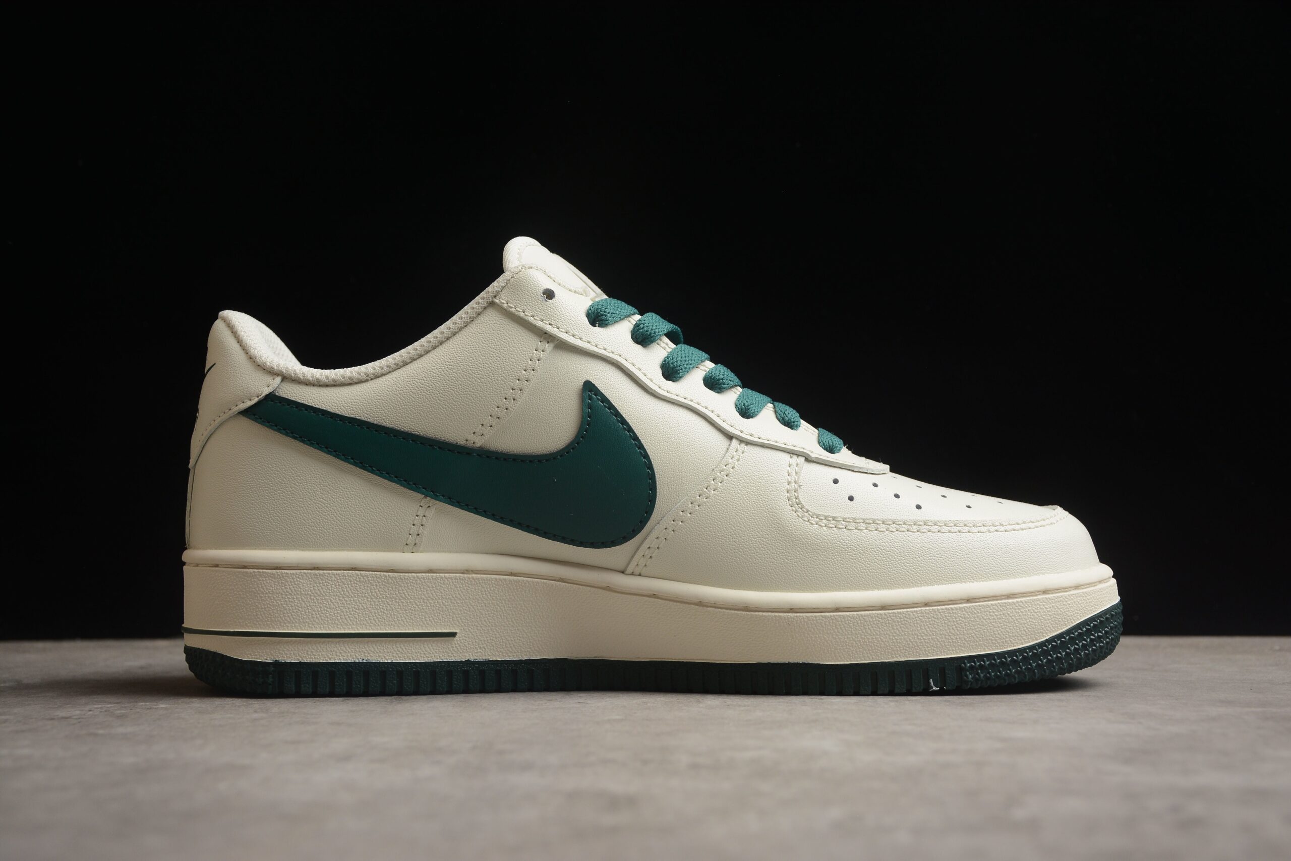 Nk Air Force 1'07 Low SP0758-027