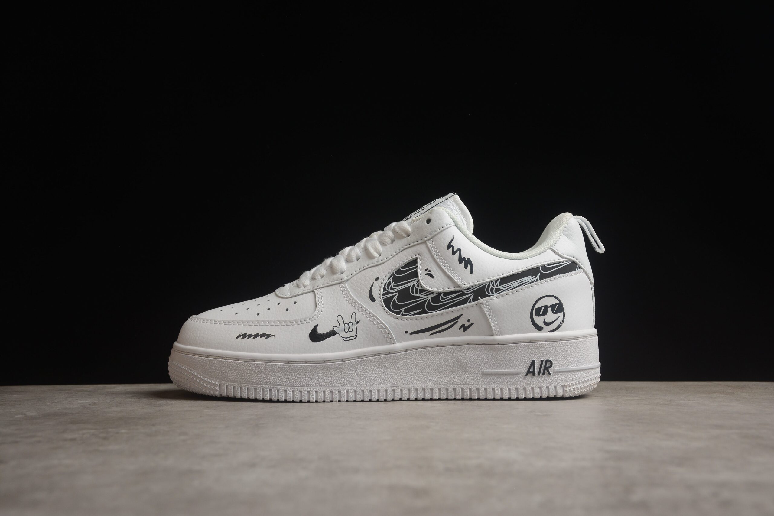 Nk Air Force 1'07 Low "Smiley Face" FB8971-020 - Image 2