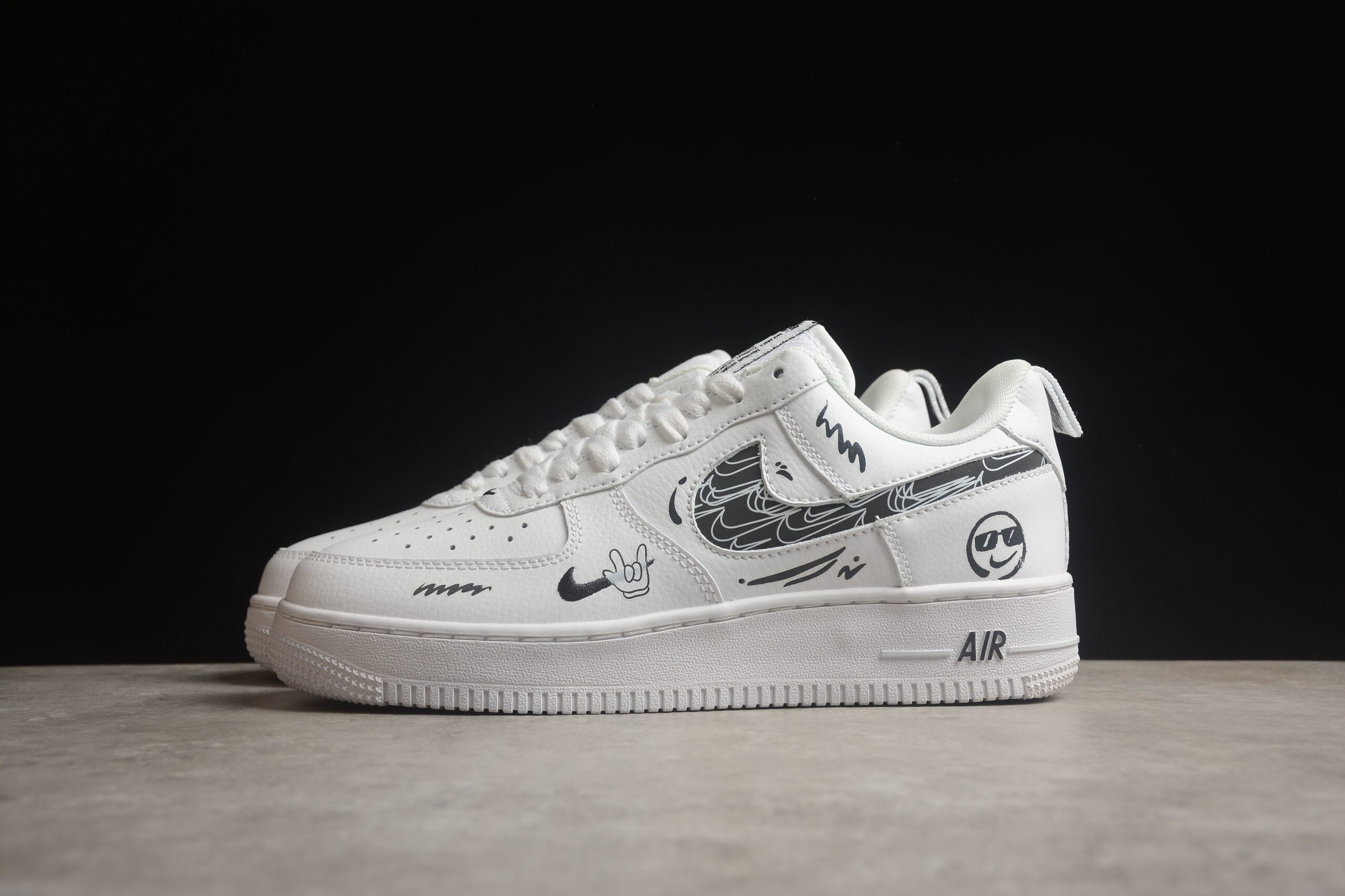 Nk Air Force 1'07 Low "Smiley Face" FB8971-020 - Image 4