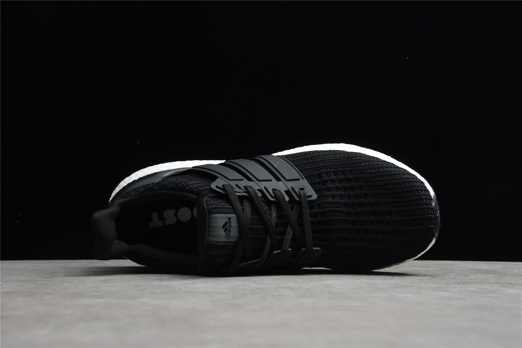 R17 Ultra Boost Core Black - Image 5