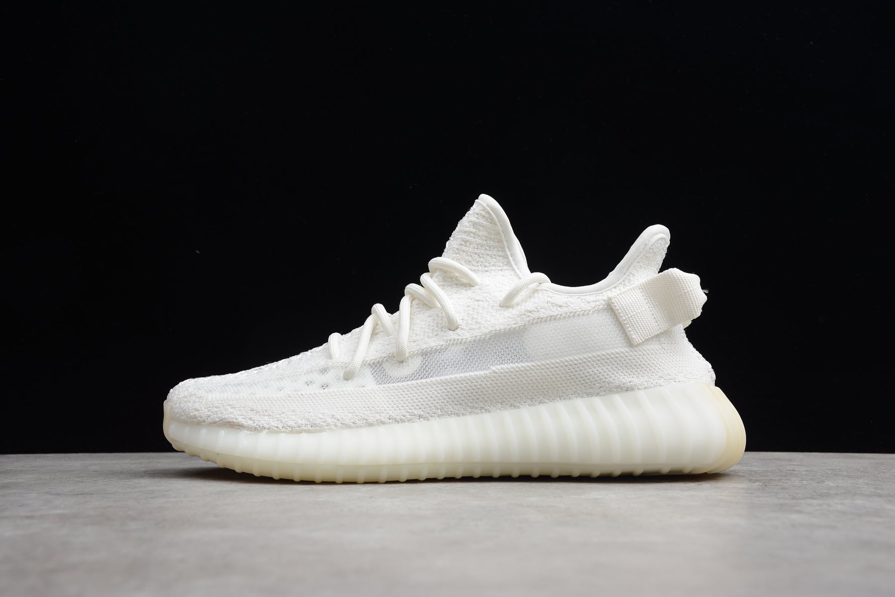 R17 Yeezy Boost 350 V2 FG7962 - Image 2
