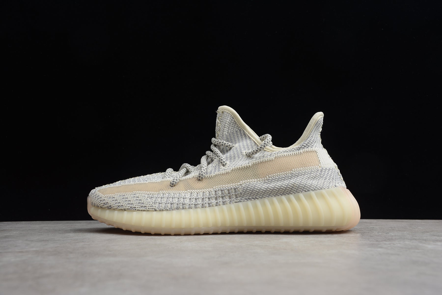 R17 Yeezy Boost 350 V2 FQ9010 - Image 2