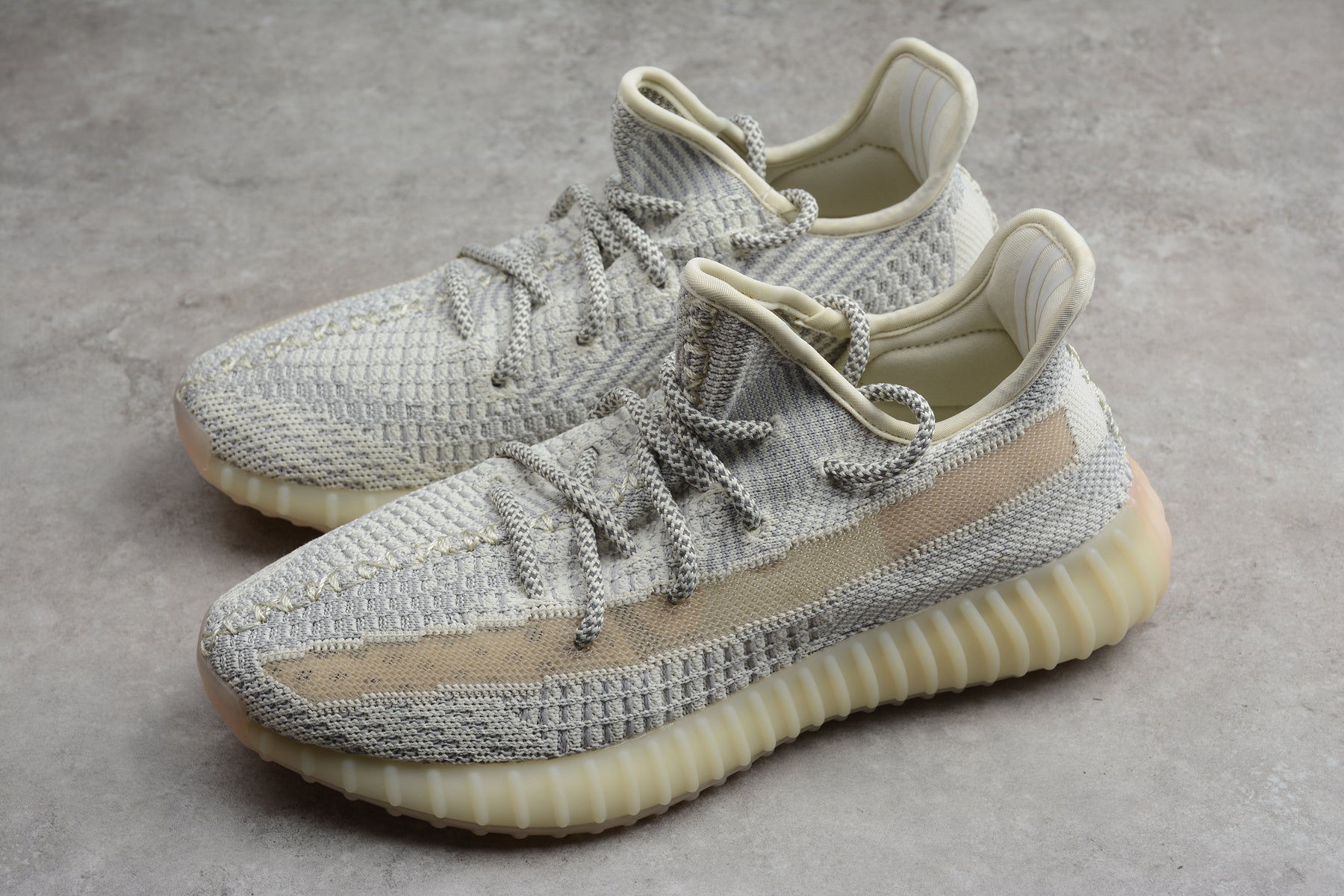 R17 Yeezy Boost 350 V2 FQ9010 - Image 3