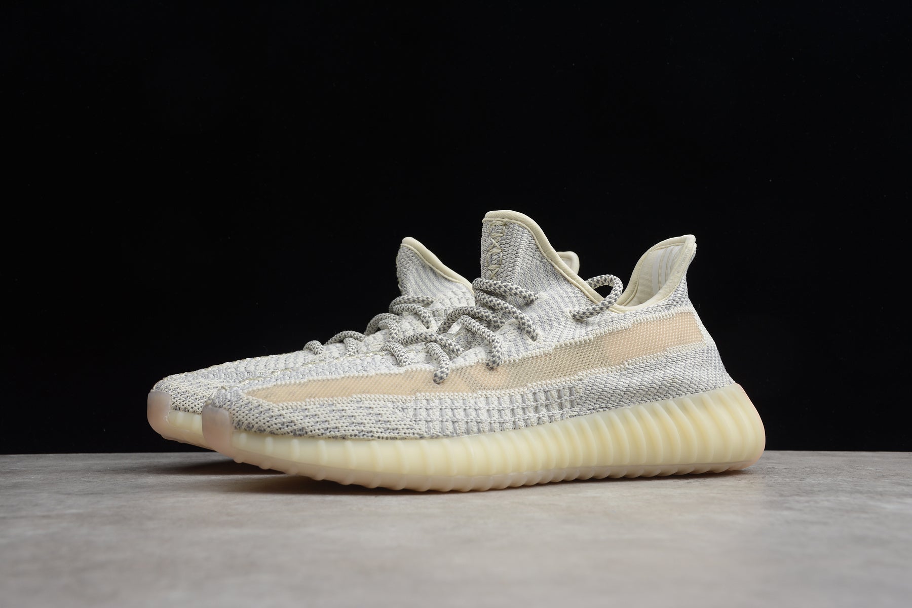 R17 Yeezy Boost 350 V2 FQ9010 - Image 4