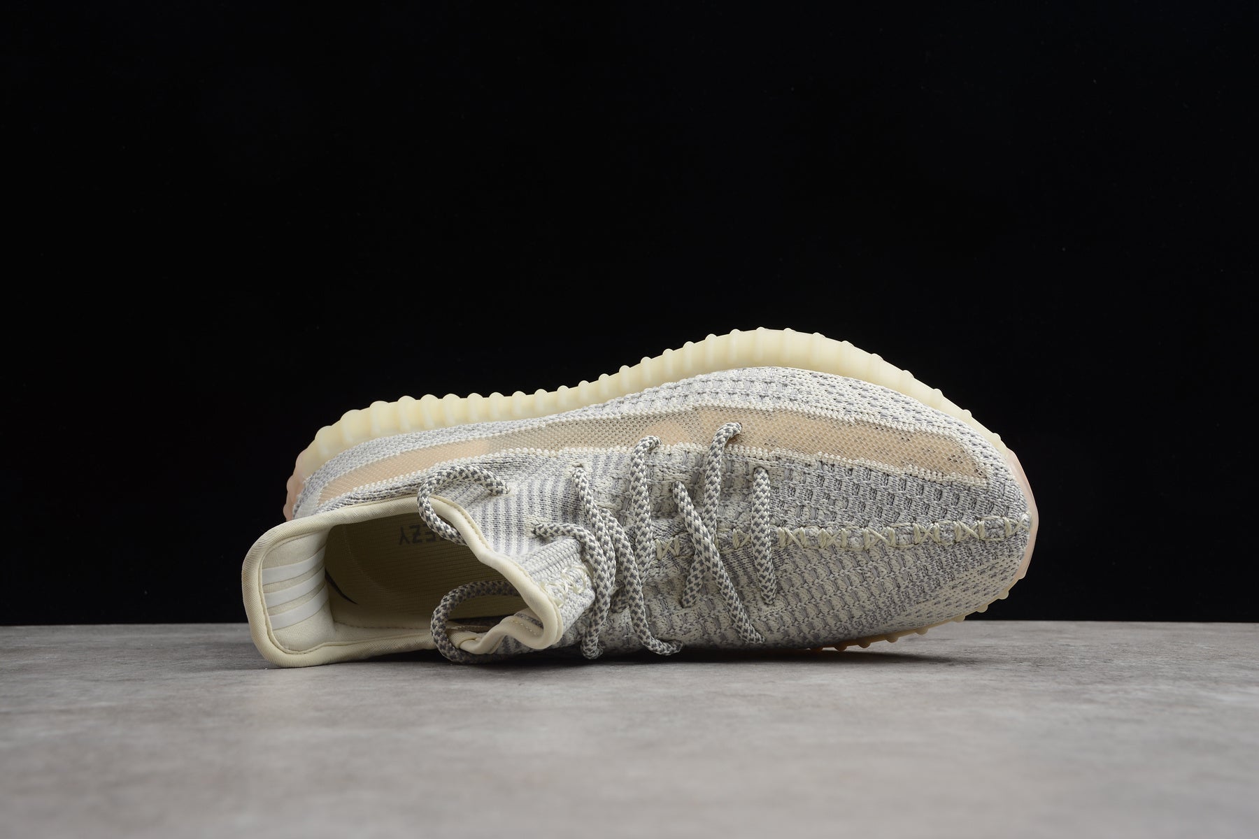 R17 Yeezy Boost 350 V2 FQ9010 - Image 5