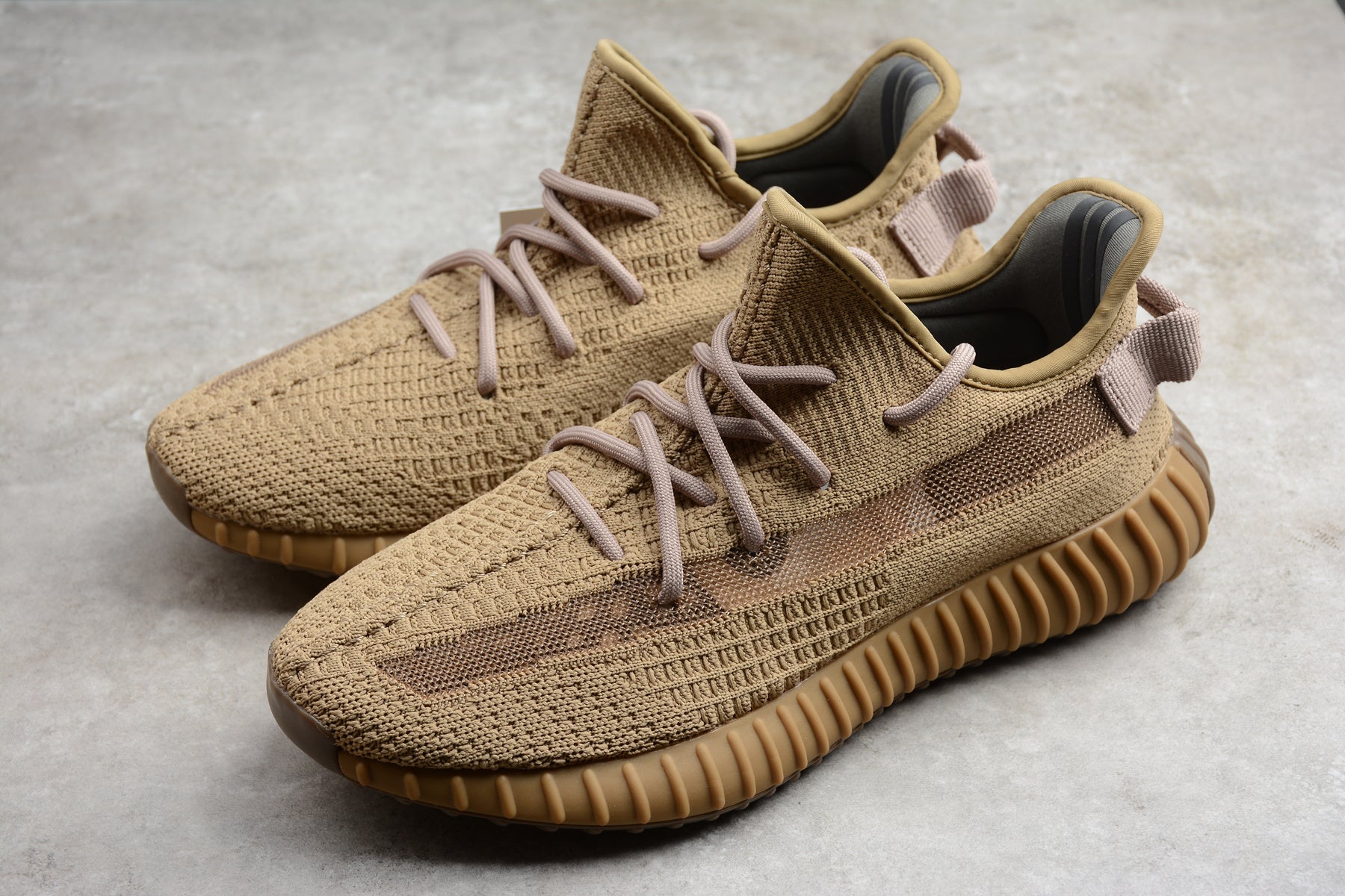 R17 Yeezy Boost 350 V2 FX9033 - Image 3