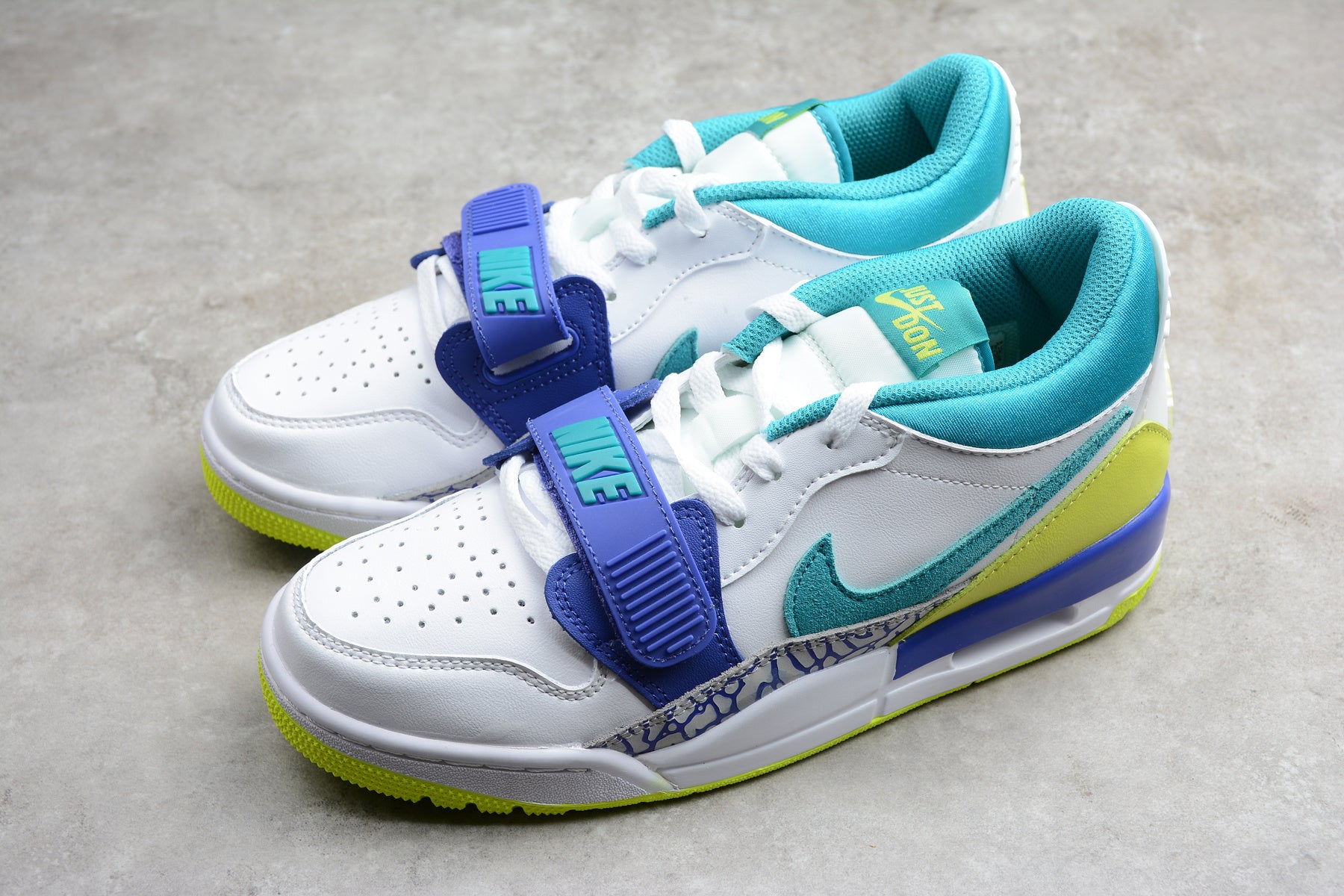 R20 GZ AJ312 CD7069-103 - Image 3