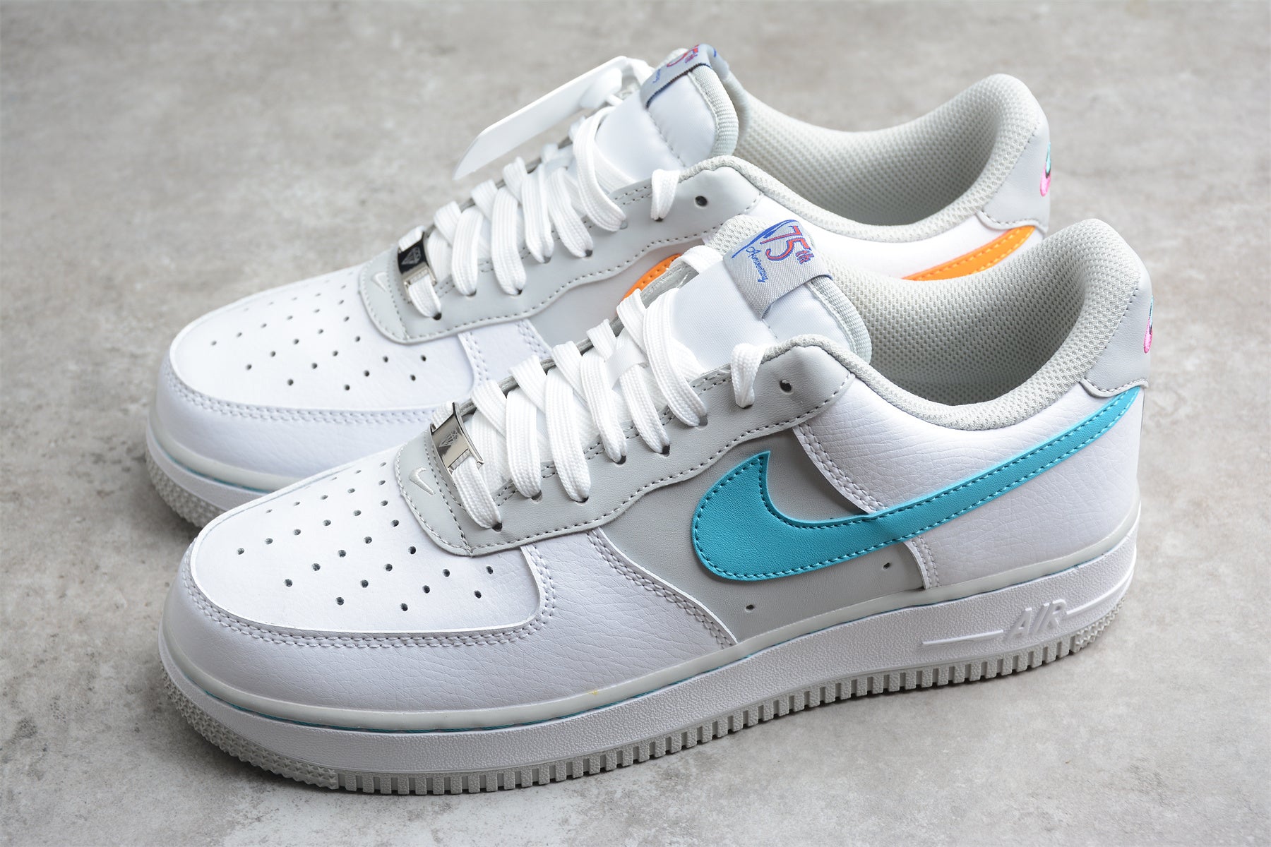 R20 NK Air Force 1 '07 Lv8 EMB DC8874-100 - Image 3