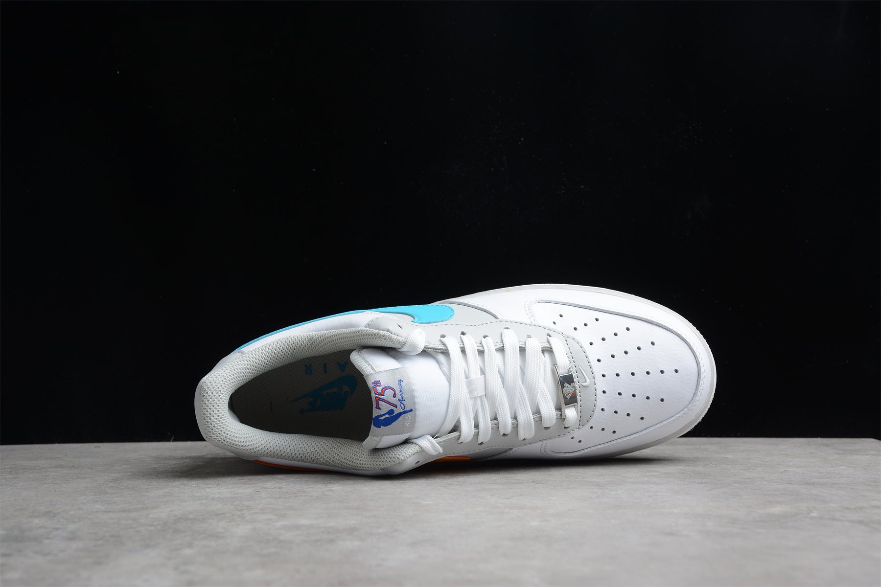 R20 NK Air Force 1 '07 Lv8 EMB DC8874-100 - Image 5