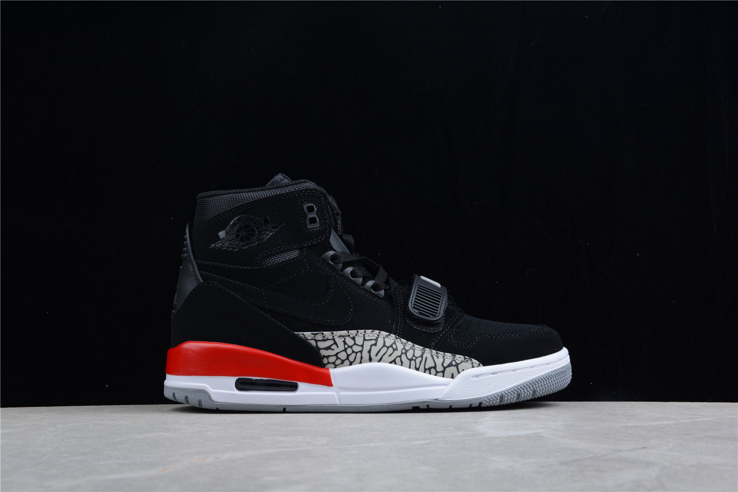 R20 Nike Air Jordan Legacy 312 Av3922 060