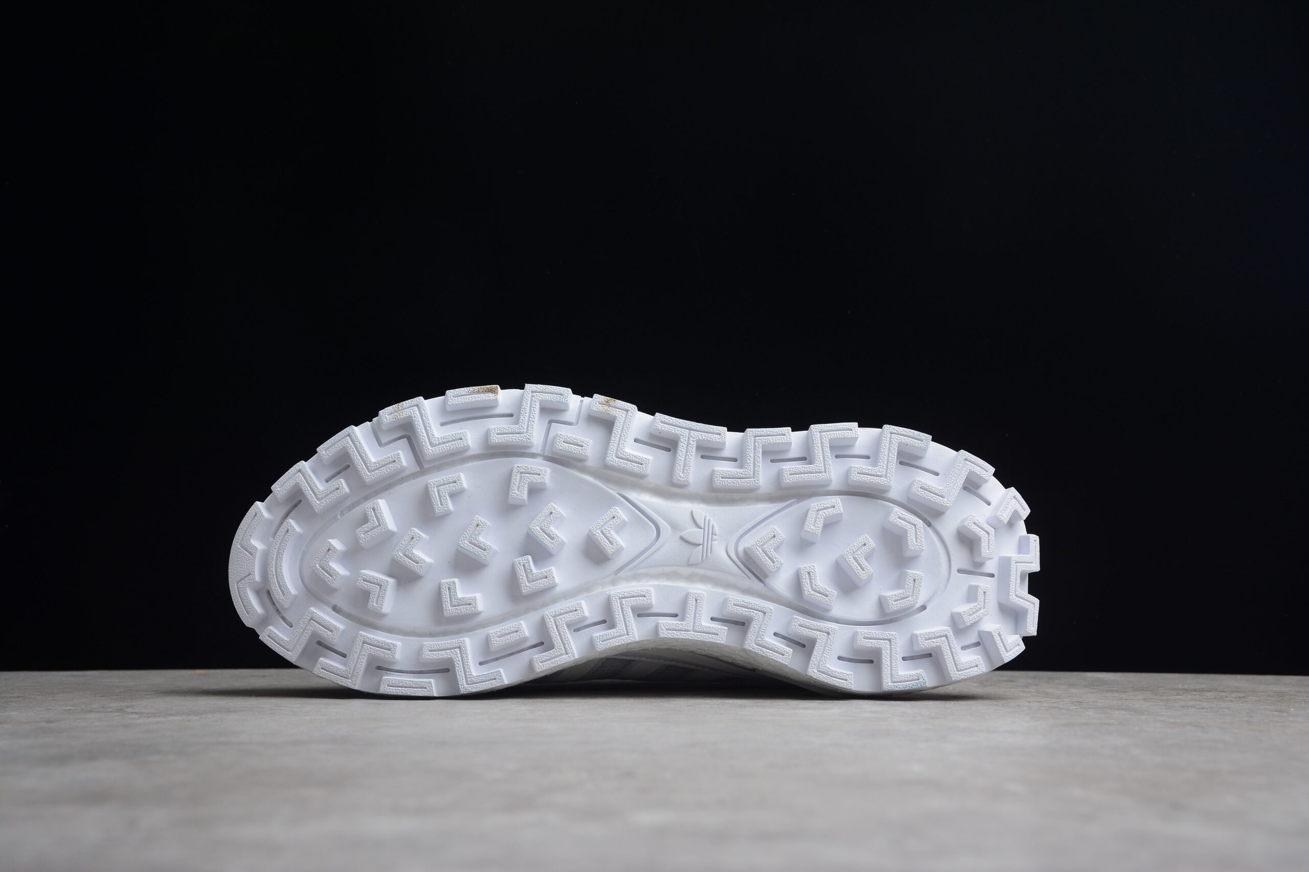 R20 adidas originals Retropy P9 H03088 - Image 3