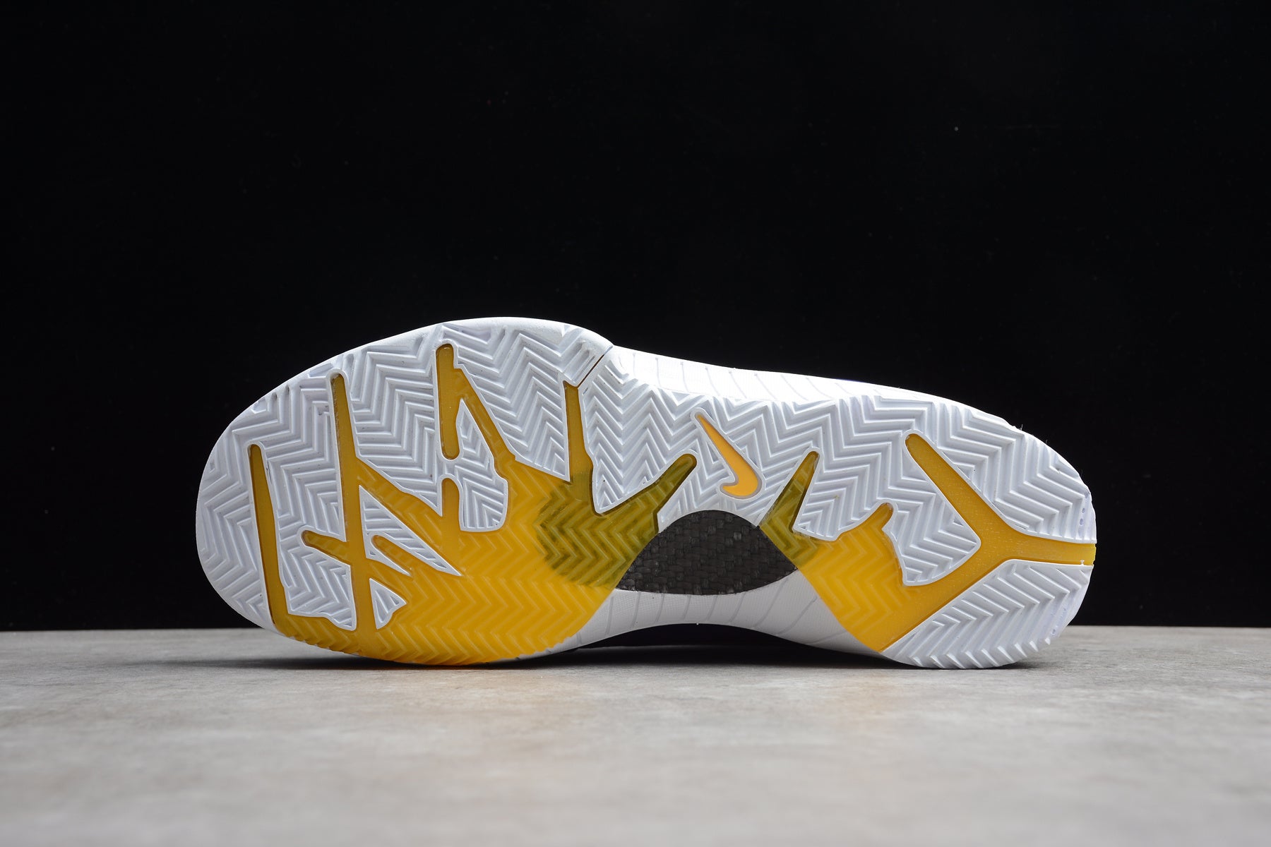 R23 Undefeated x Nike Kobe 4 Protro 'Lakers' - Image 3