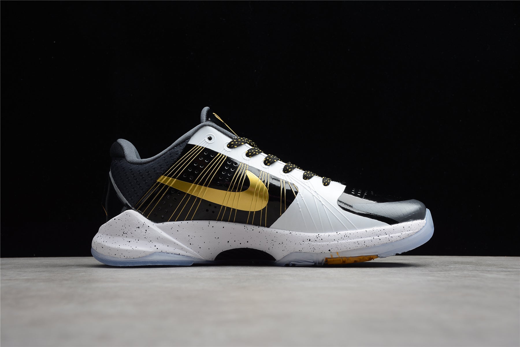 R24-29 Nike Kobe 5 Protro “Big Stage”