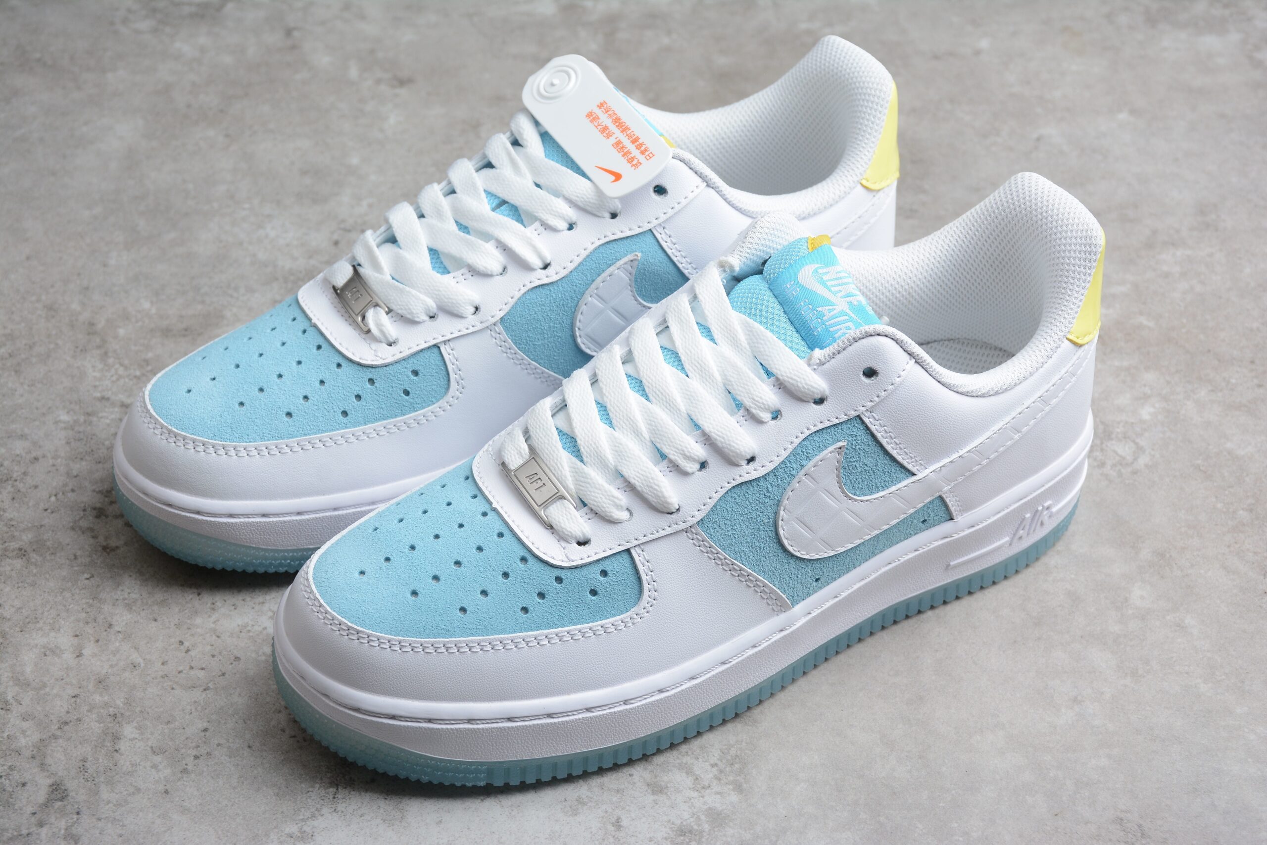 R24 NK Air Force 1 '07 AF1 AA7687-400 - Image 3