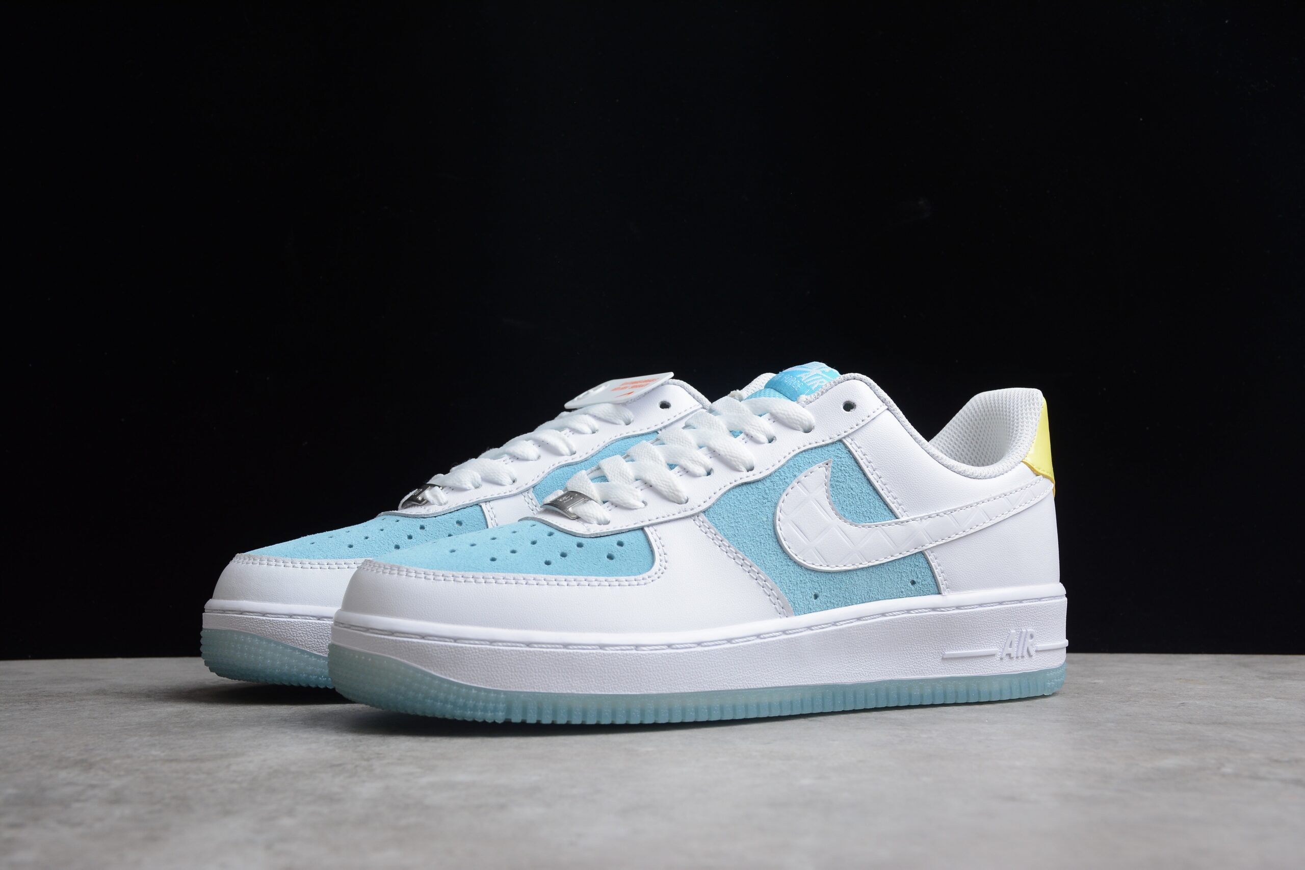 R24 NK Air Force 1 '07 AF1 AA7687-400 - Image 4