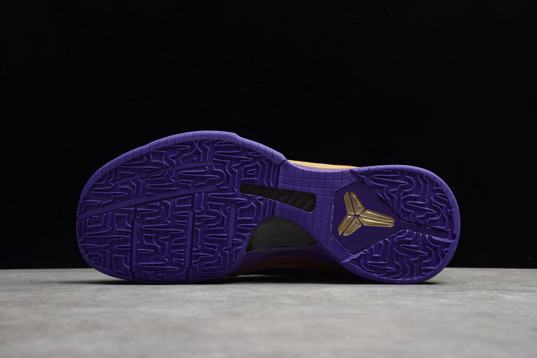 R24 Zoom Kobe V Protro - Image 3