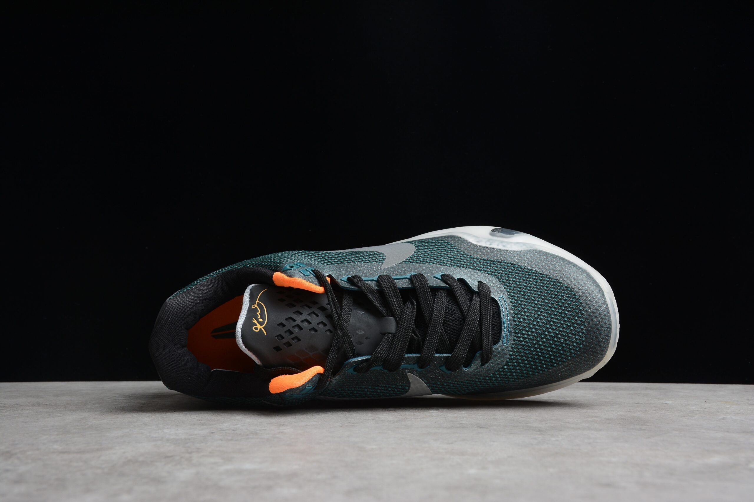 R26 Kobe 10 “Flight” 10 - Image 2