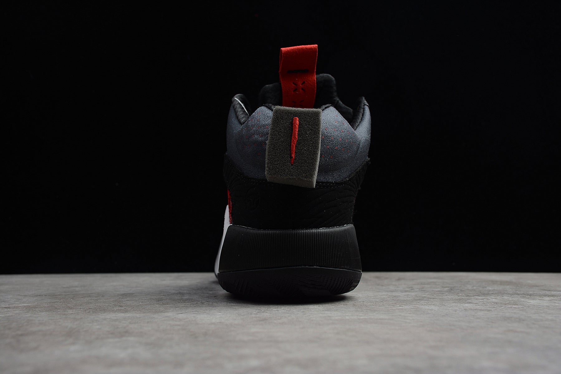 R26 Titan 22 x Air Jordan 35 DD4701-001 - Image 7