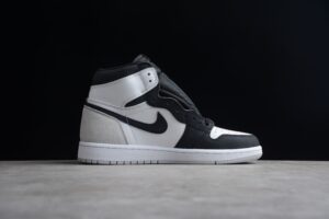 Nike Air Jordan 1 Retro High OG “Stage Haze/Bleached Coral”