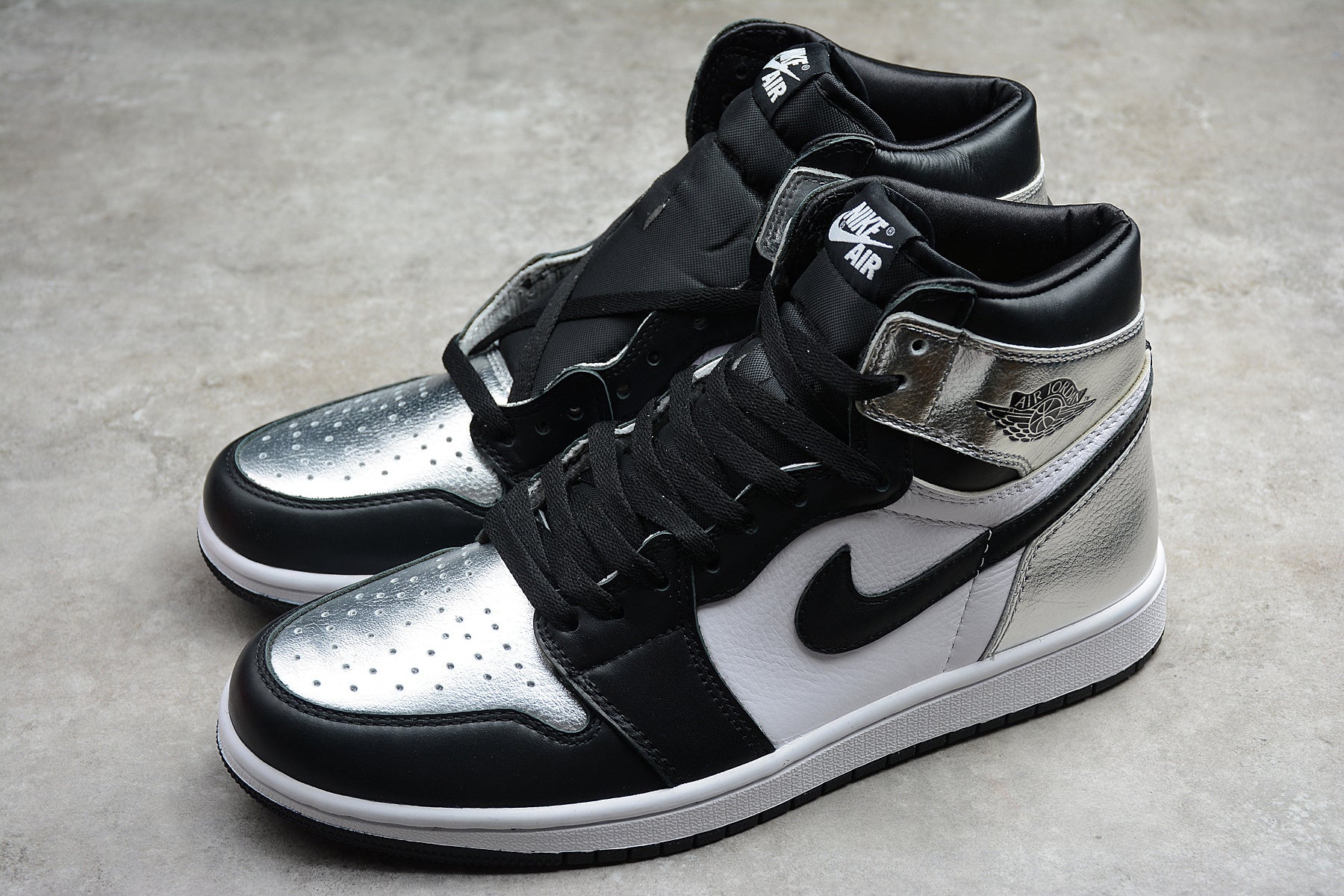 R28 Air Jordan 1 High OG WMNS“ Silver Toe”AJ1 CD0461-001 - Image 4