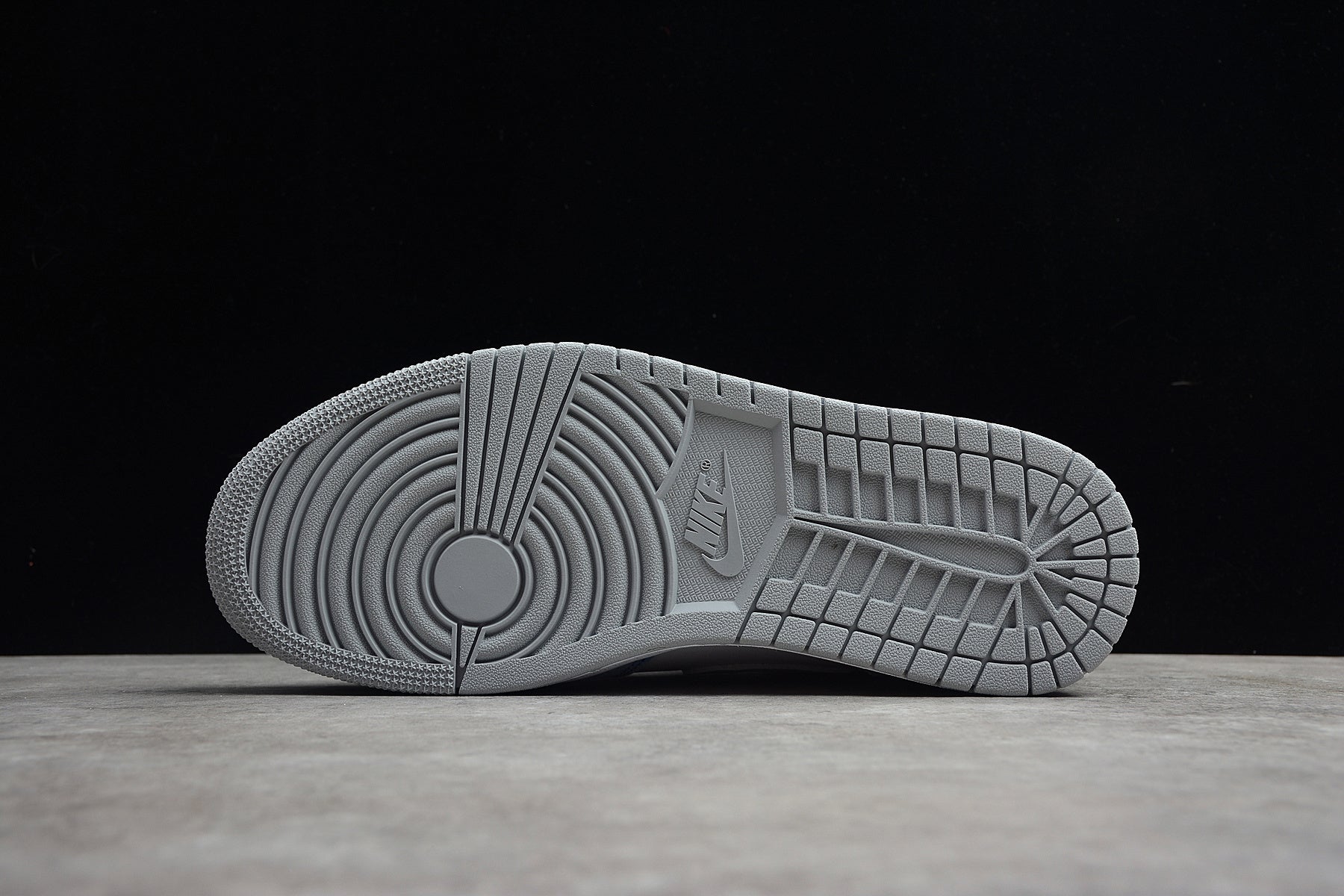 R28 Air Jordan 1 Retro High OG "Hyper Royal"AJ1 575441-402 - Image 7