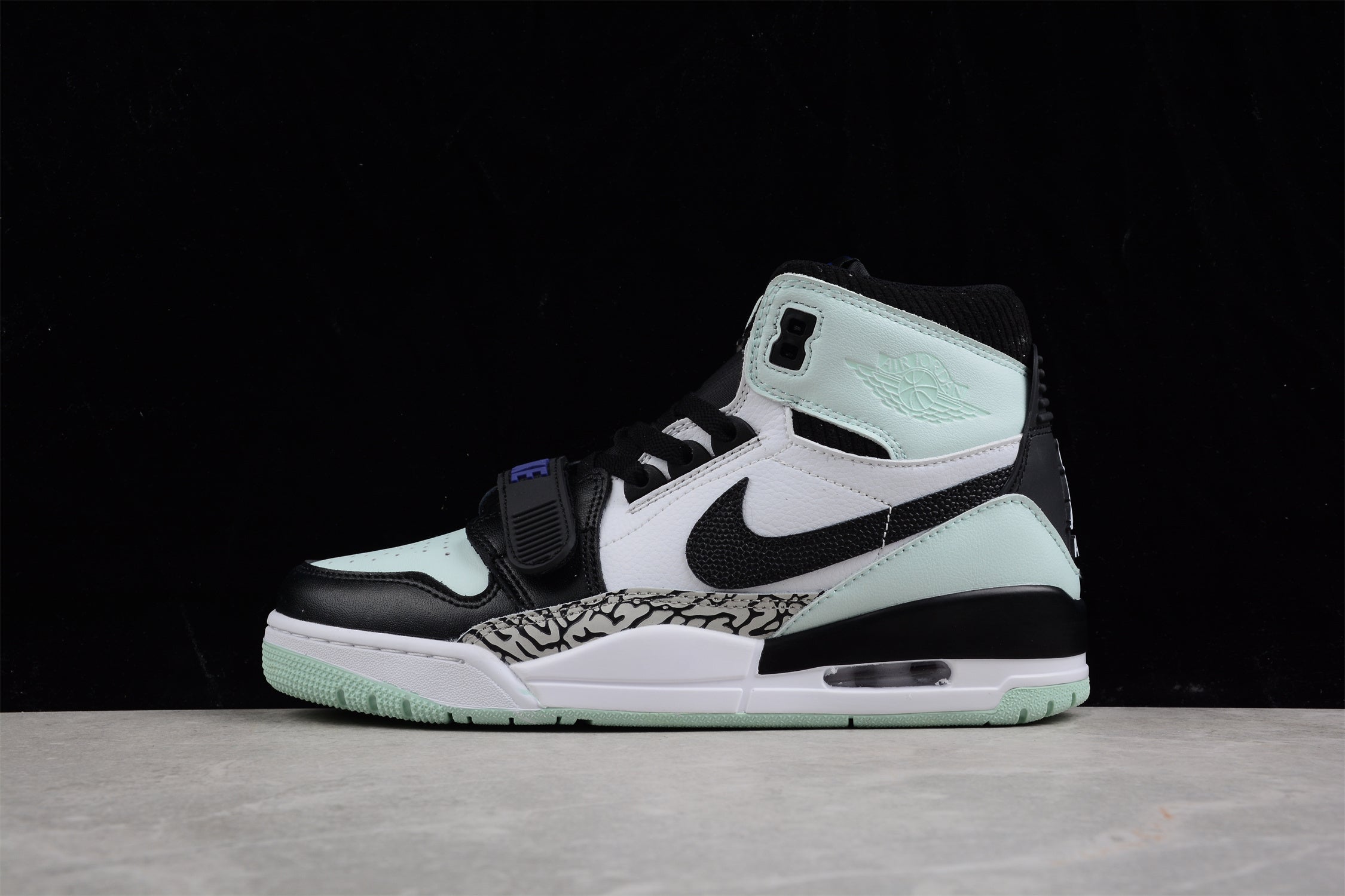R28 Air Jordan Legacy AJ312 AV3922-013 - Image 2