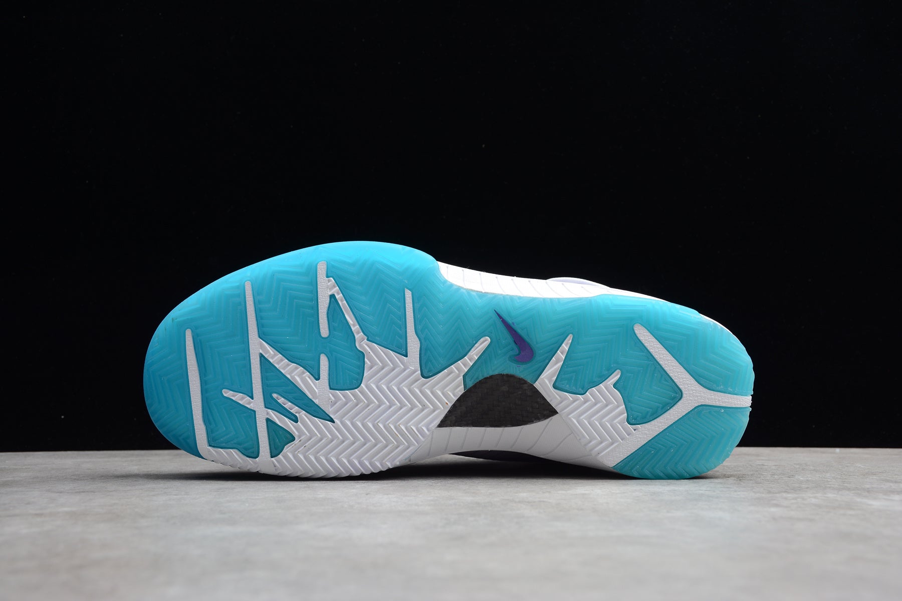 R28 Nike Kobe 4 Protro āCarpe Diemā - Image 4