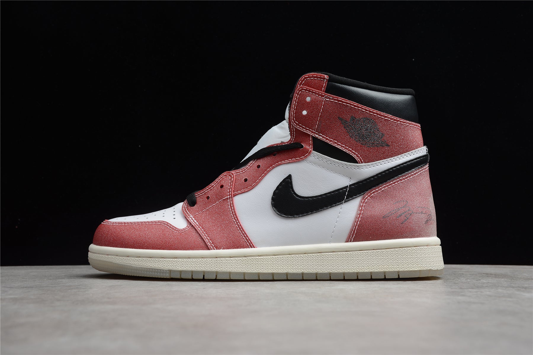 R28 Trophy Room x Air Jordan 1 High OG - Image 2